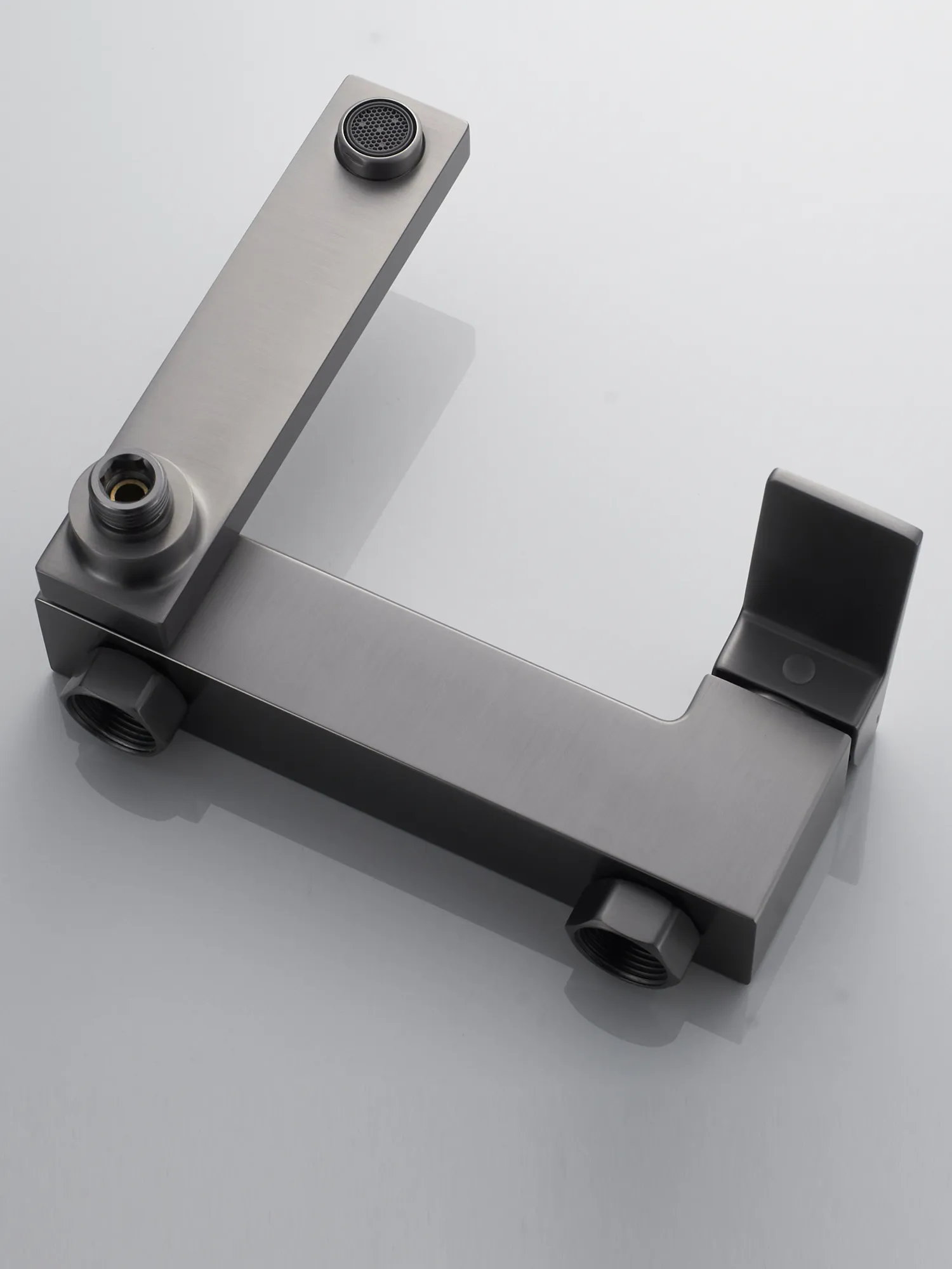 Смеситель для ванны Rose R2802T, оружейная сталь