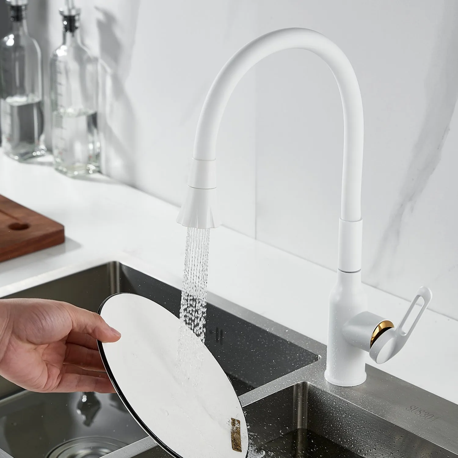 Смеситель для кухни с гибким изливом Raffine F303C-1, белый