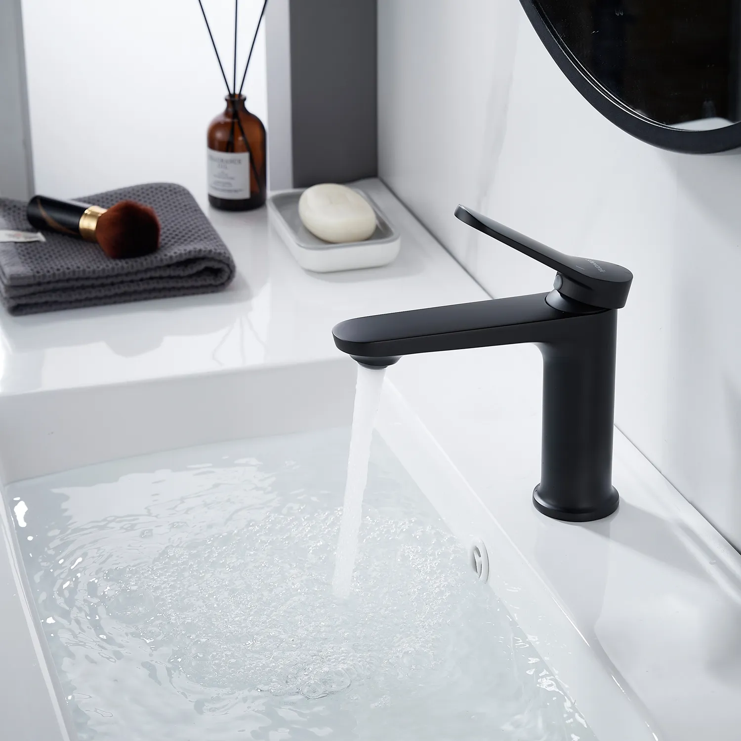 Смеситель для раковины Shevanik S4301H, черный