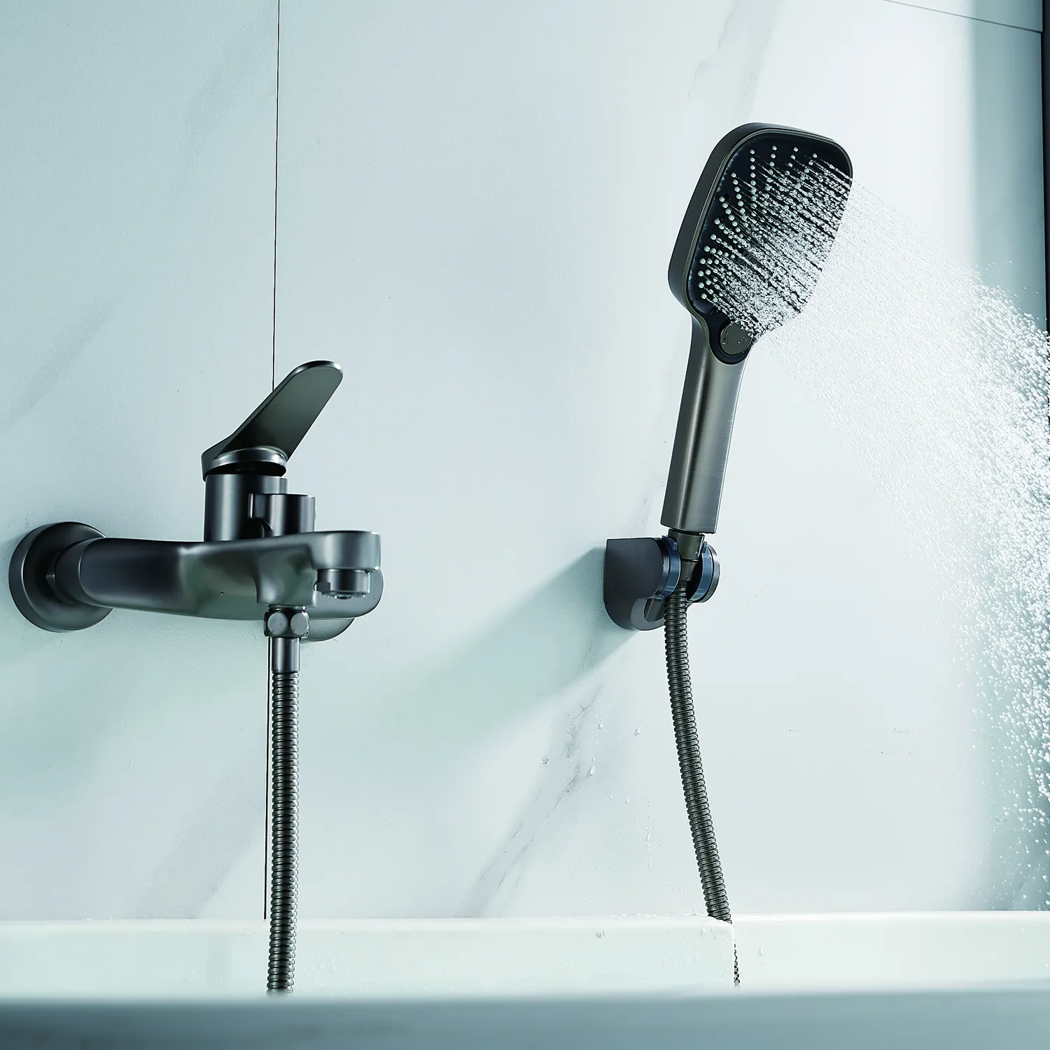 Смеситель для ванны Shevanik S6202T, оружейная сталь