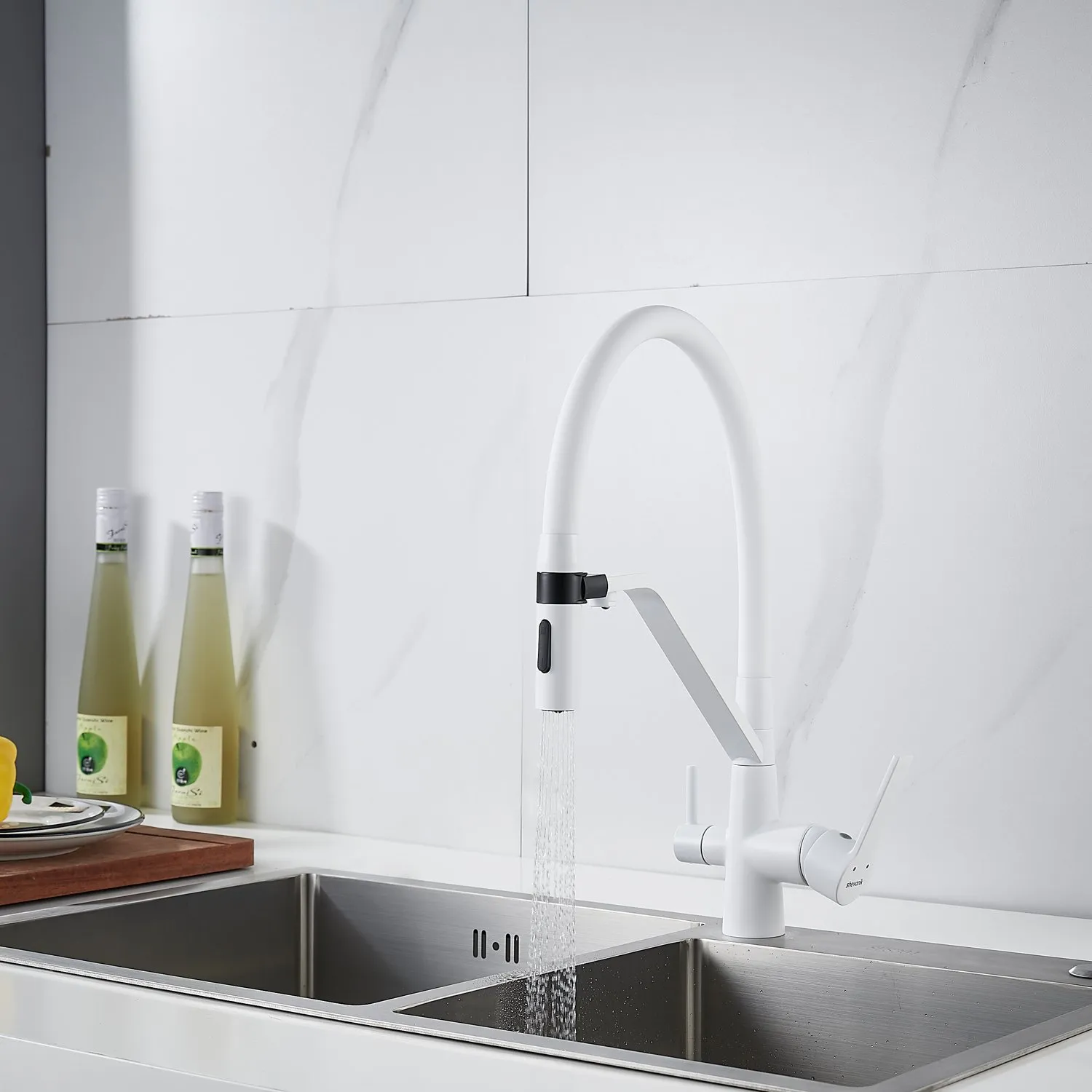 Смеситель для кухни с гибким изливом и подключением фильтра Shevanik S278C, белый