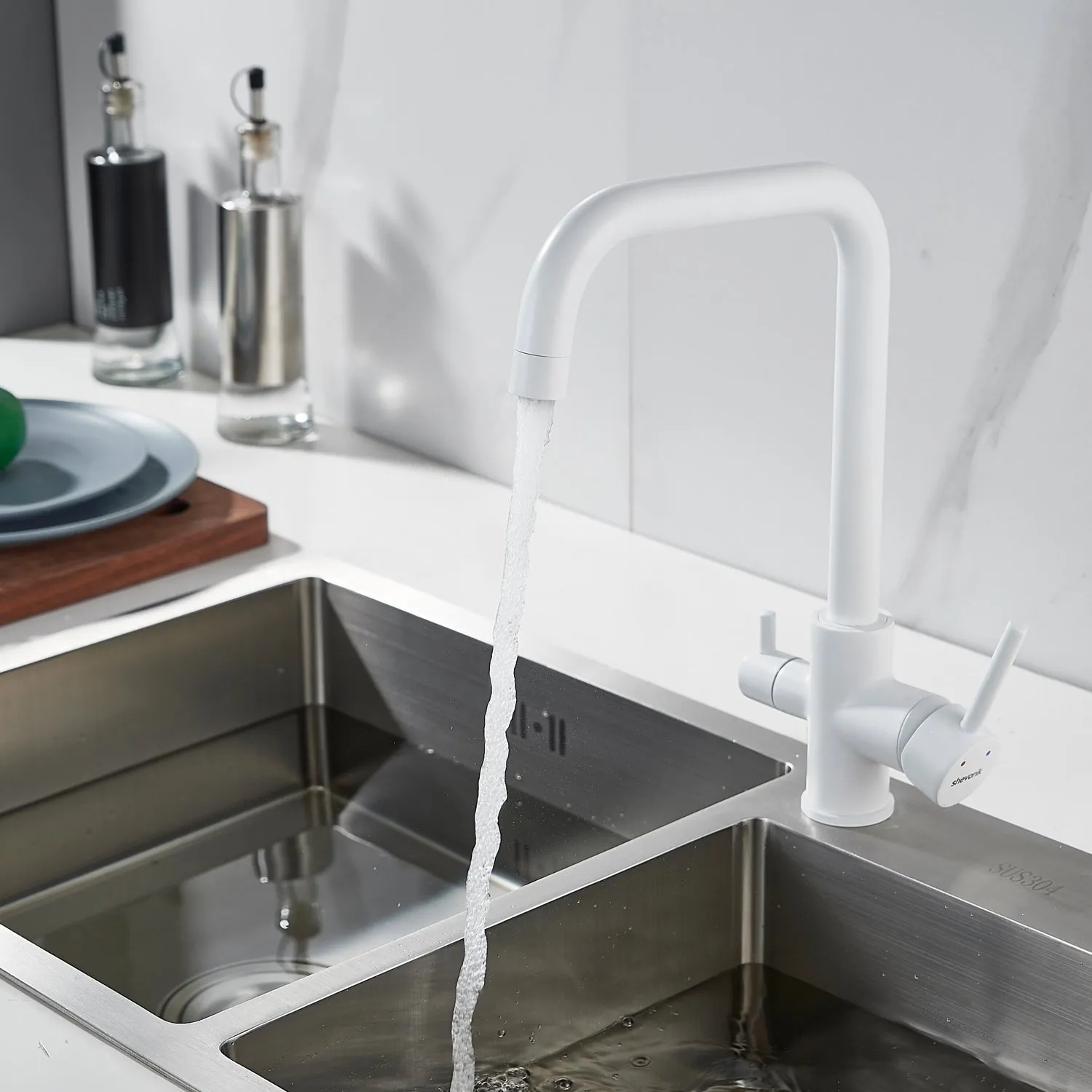 Смеситель для кухни с подключением фильтра Shevanik S228C, белый