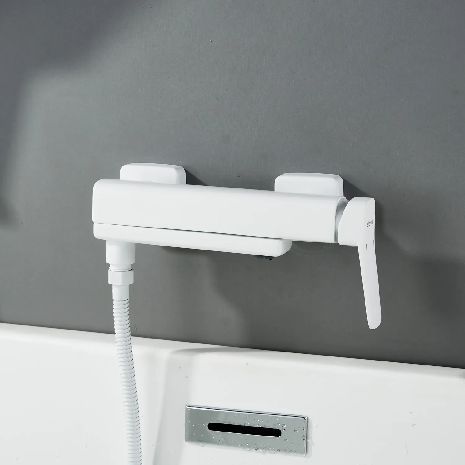 Смеситель для ванны Shevanik S9952C, белый