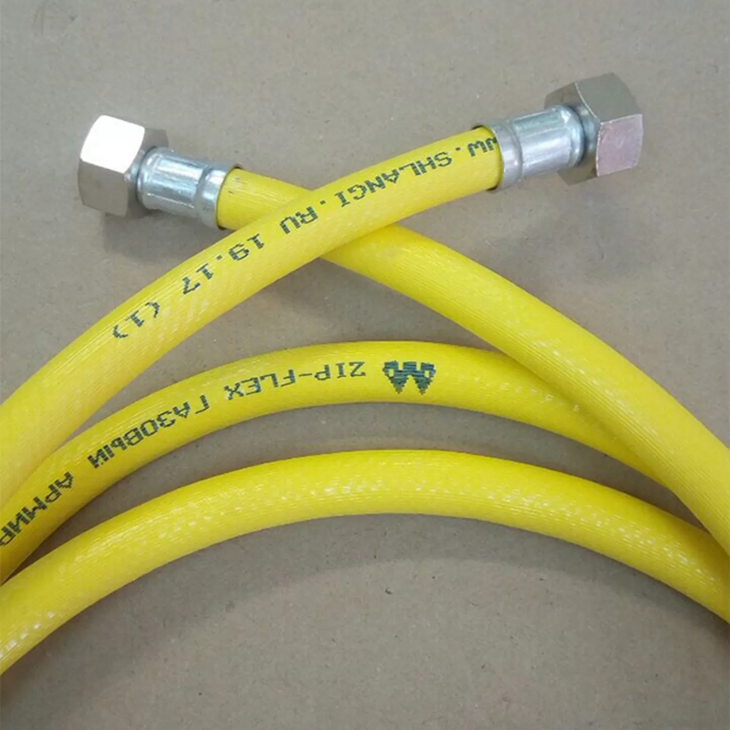Подводка ПВХ д/газа MIXLINE ZIP-FLEX 1,8 м вн/вн ZIP-FLEX (533540)