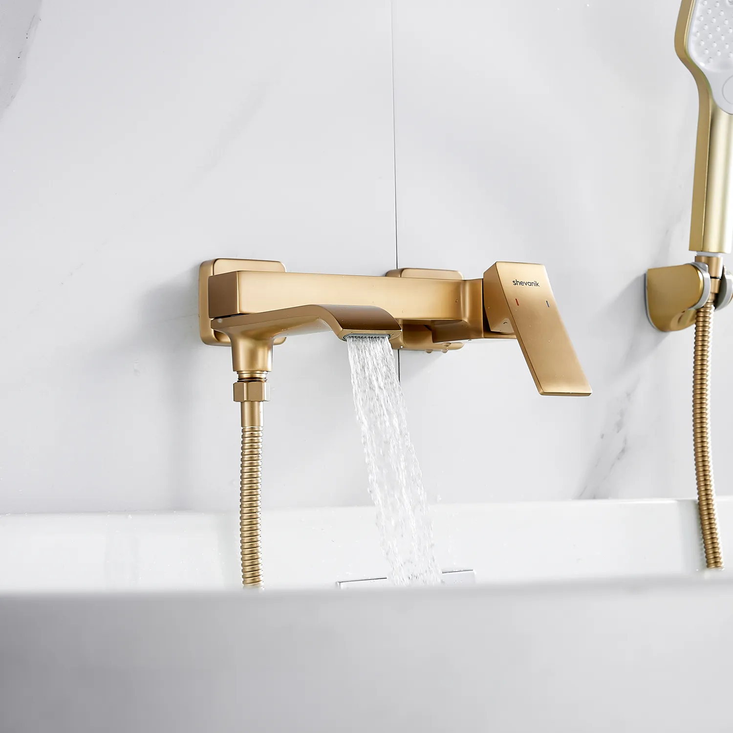 Смеситель для ванны Shevanik S4002G, золотой сатин