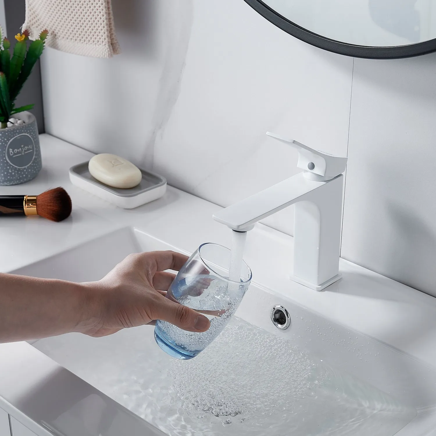 Смеситель для раковины Shevanik S6101C, белый