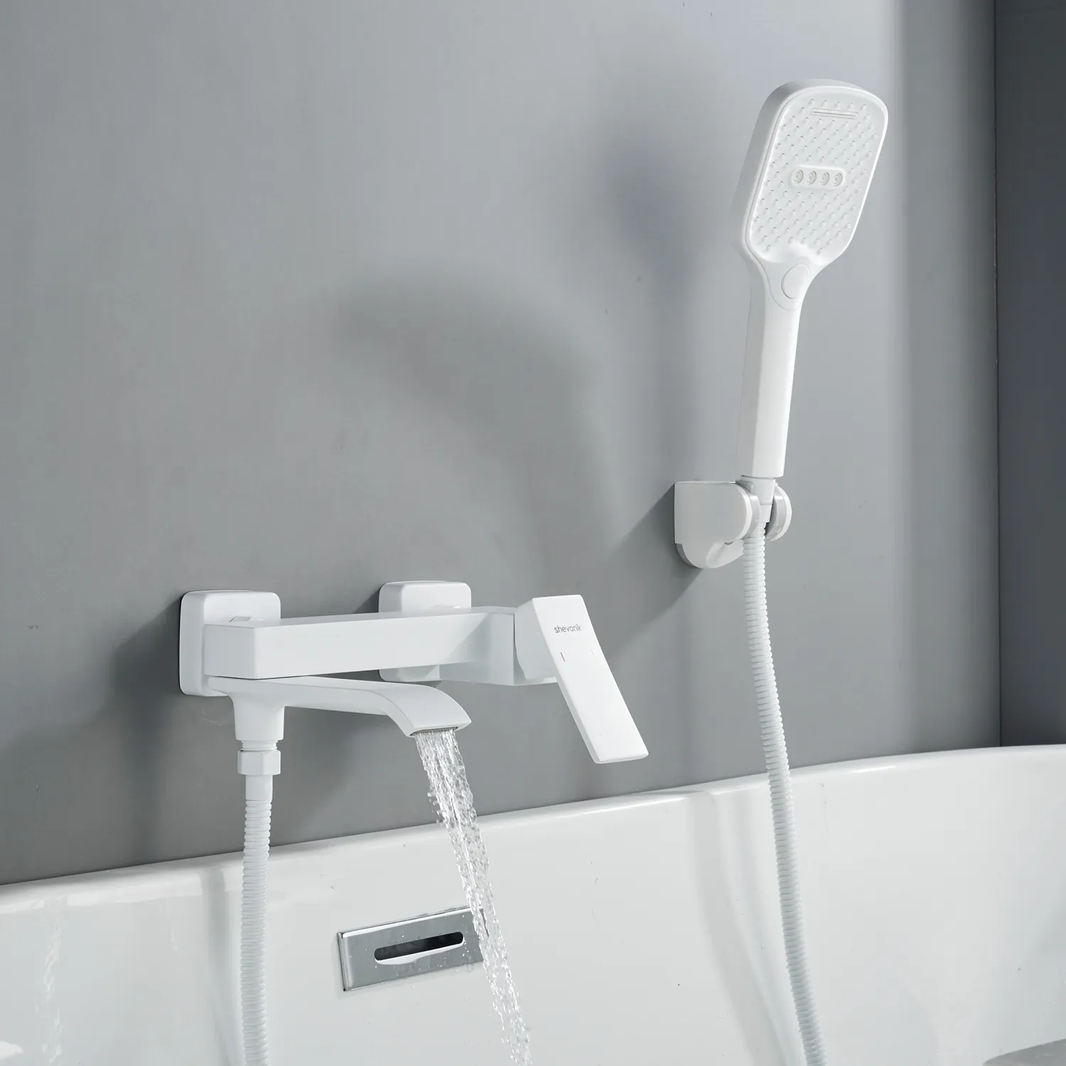 Смеситель для ванны Shevanik S4002C, белый