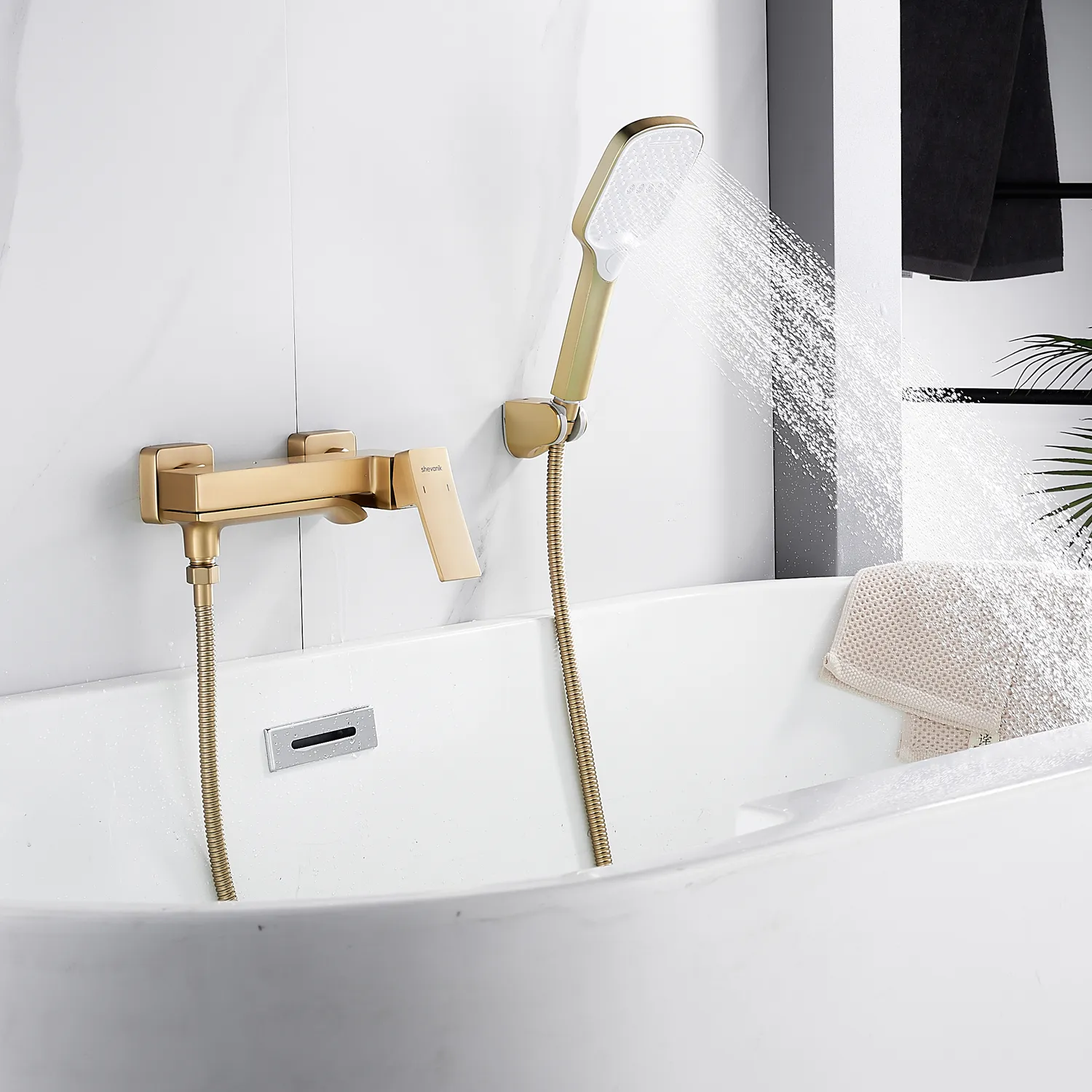 Смеситель для ванны Shevanik S4002G, золотой сатин
