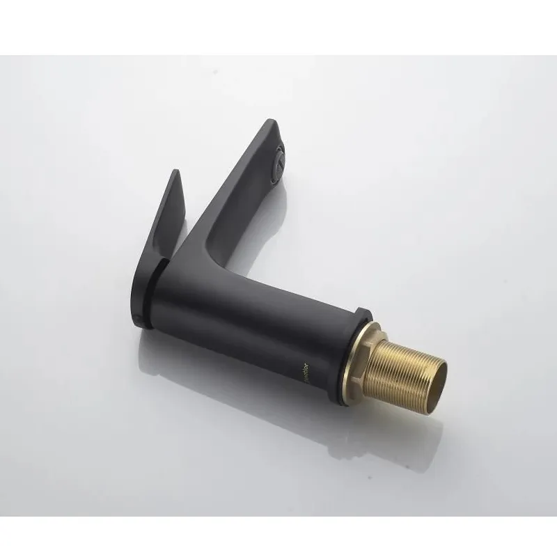 Cмеситель для раковины Knotlor KN-70/BL, черный