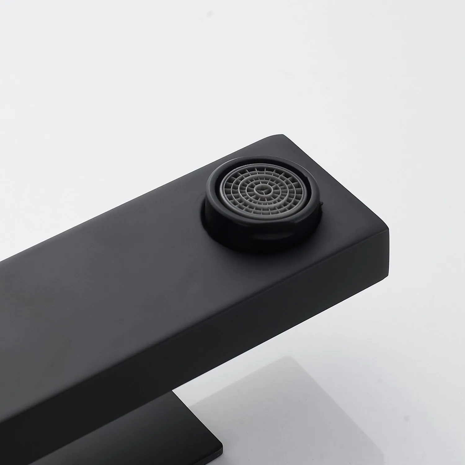 Смеситель для раковины Shevanik S7001H, черный