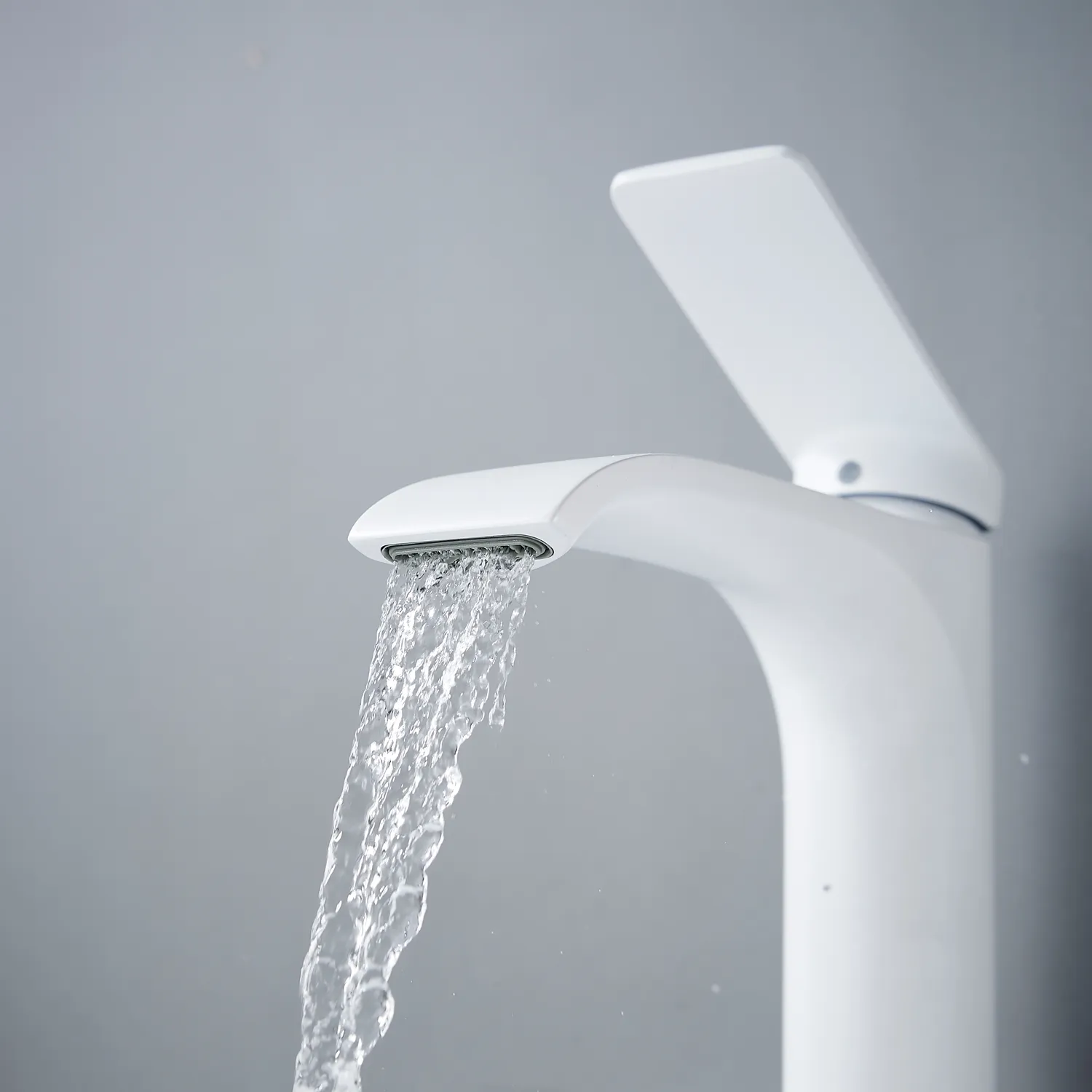 Смеситель для раковины Shevanik S4101C, белый