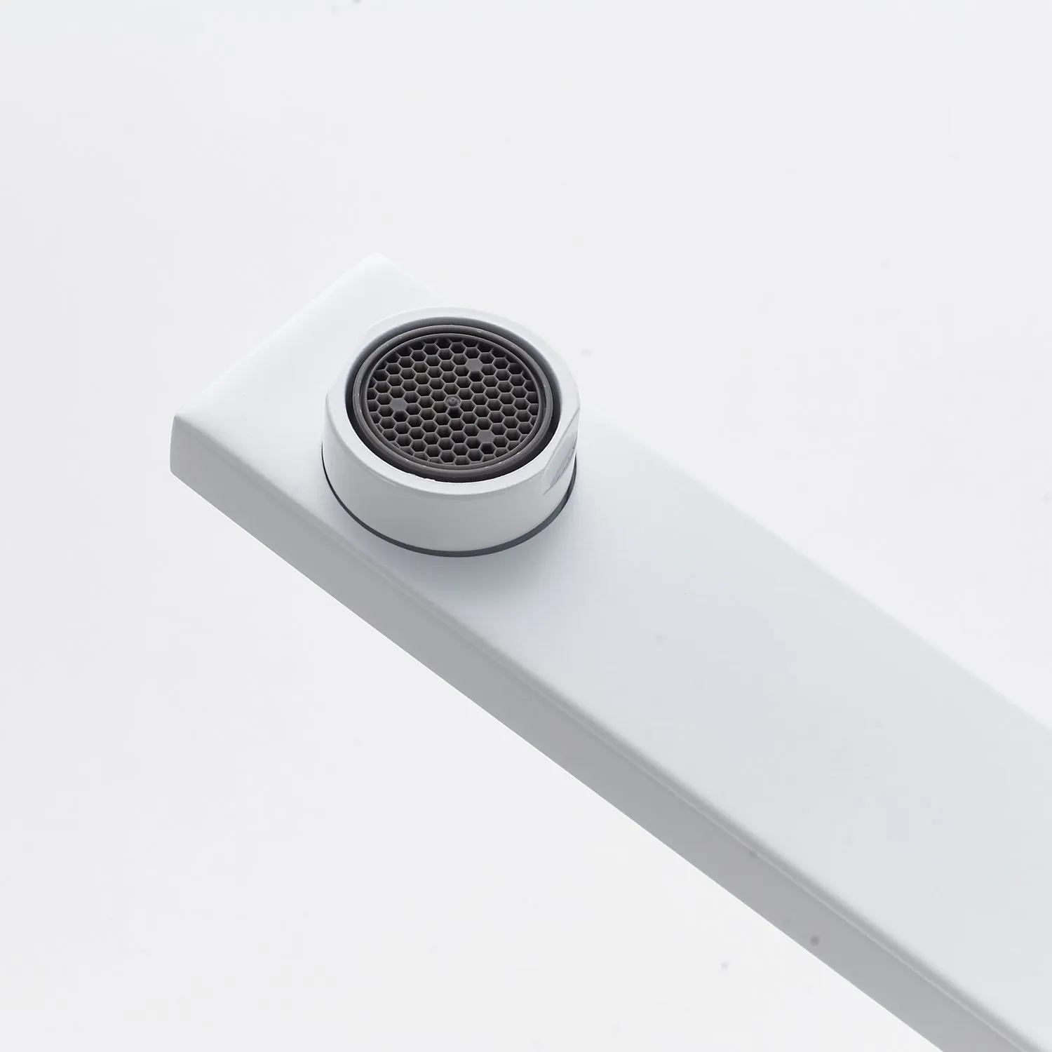 Душевая система Shevanik S6136C, белый