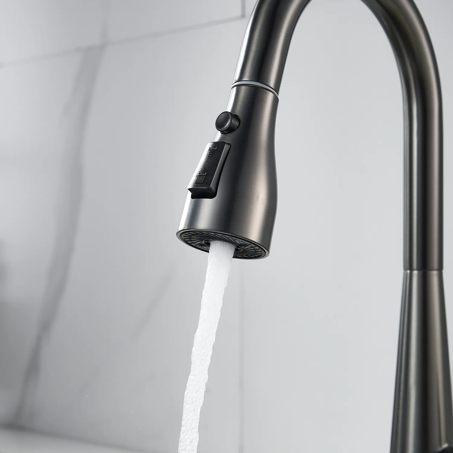 Смеситель для кухни с выдвижным изливом Shevanik S363T, оружейная сталь