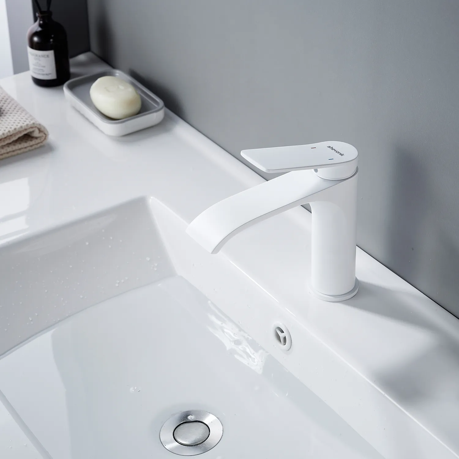 Смеситель для раковины Shevanik S4101C, белый