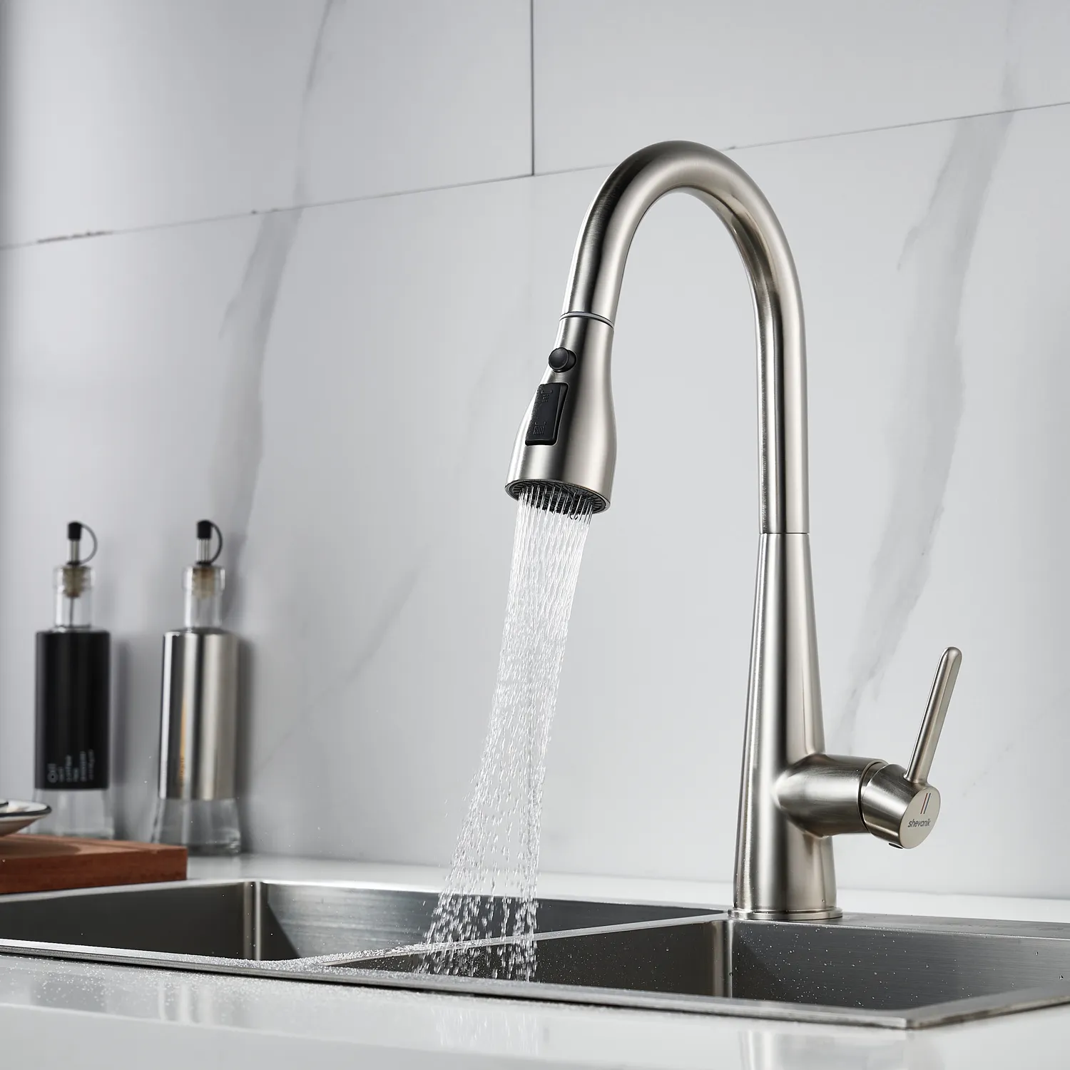 Смеситель для кухни с выдвижным изливом Shevanik S363L, сатин