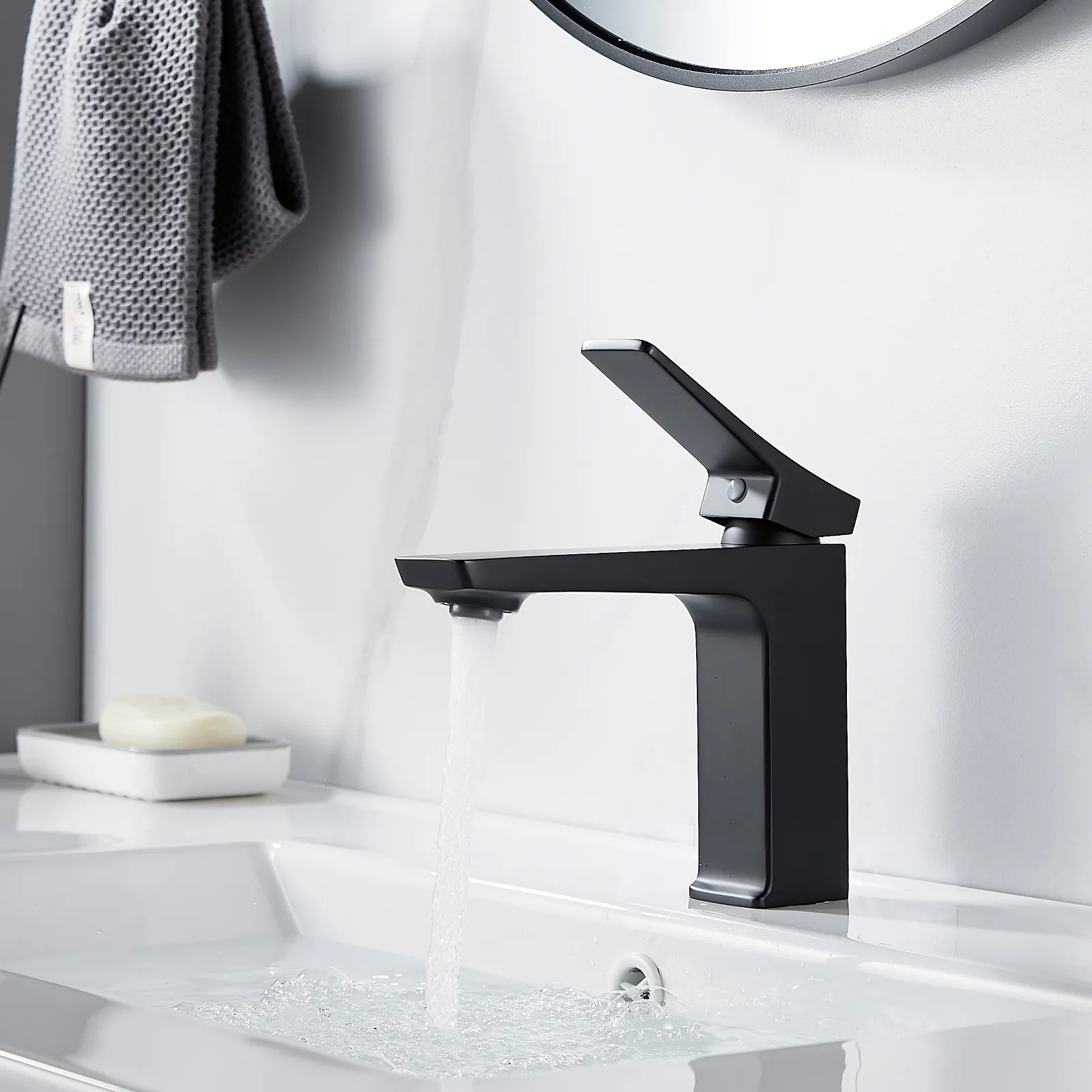 Смеситель для раковины Shevanik S4401H, черный