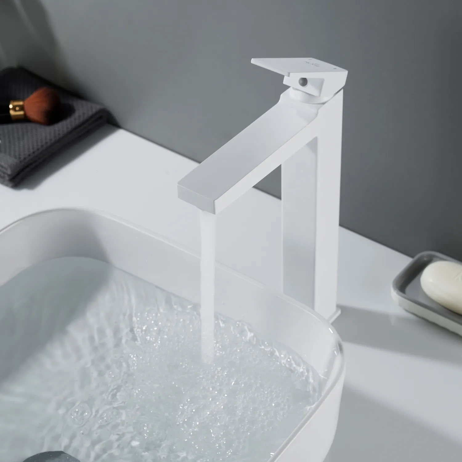 Смеситель для раковины высокий Rose R2811C, белый