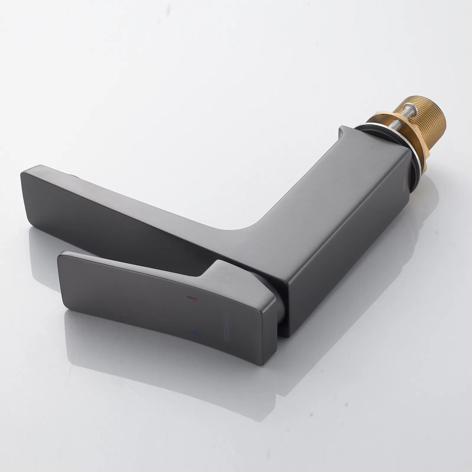 Смеситель для раковины Shevanik S4401T, оружейная сталь