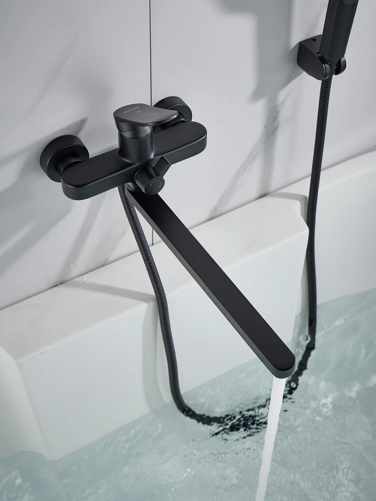 Смеситель для ванны Shevanik S4522H, черный