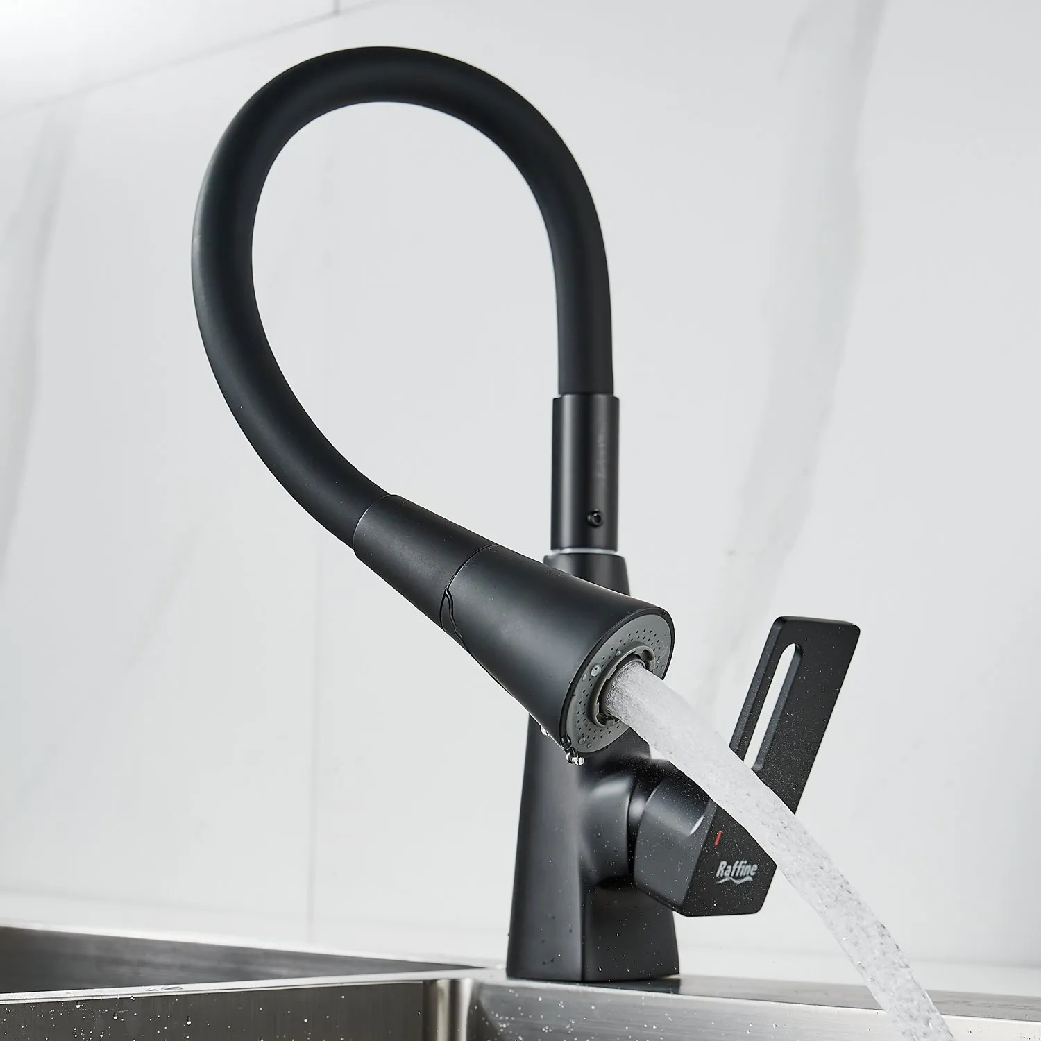 Смеситель для кухни с гибким изливом Raffine F313H-3, черный