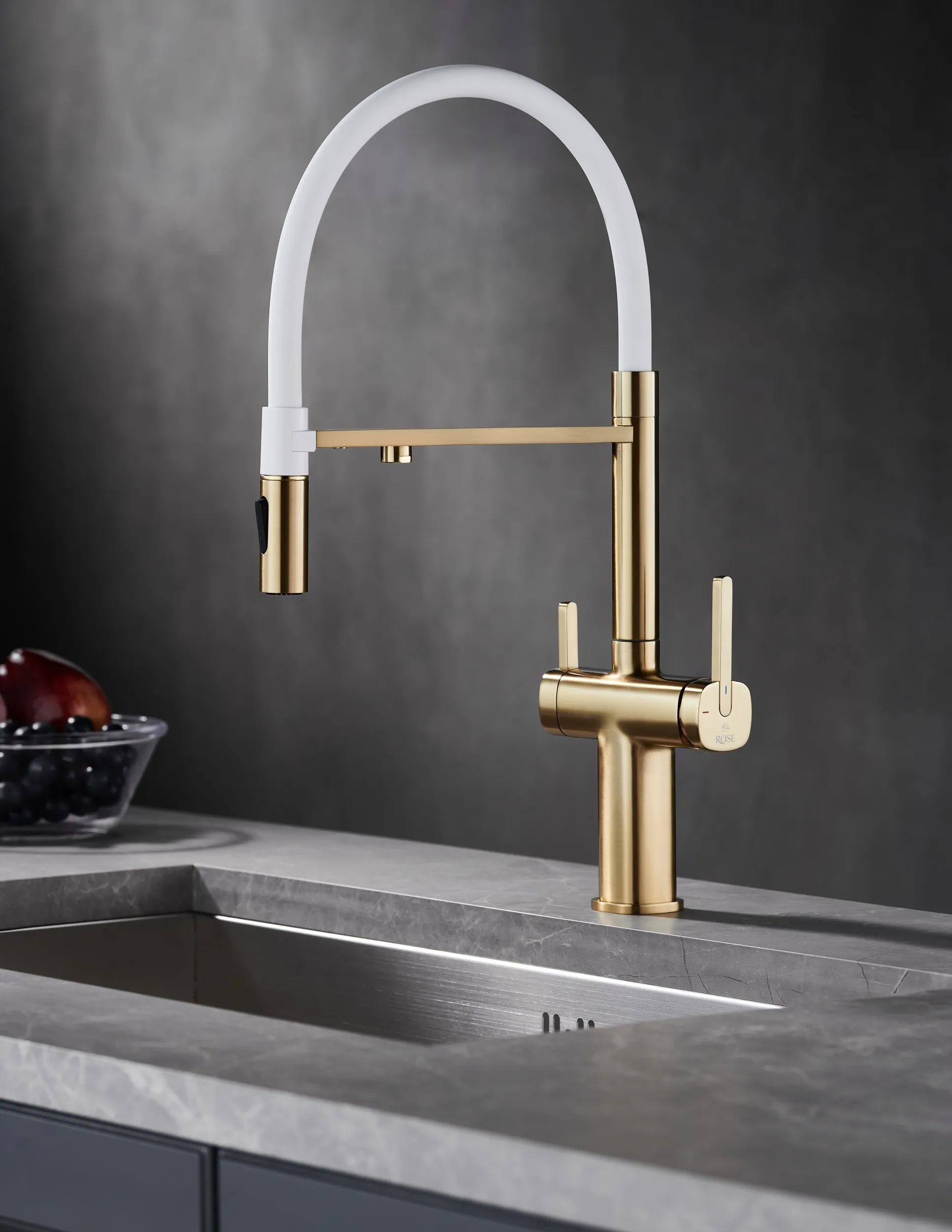 Смеситель для кухни с подключением фильтра для воды Rose R358G, золотой сатин