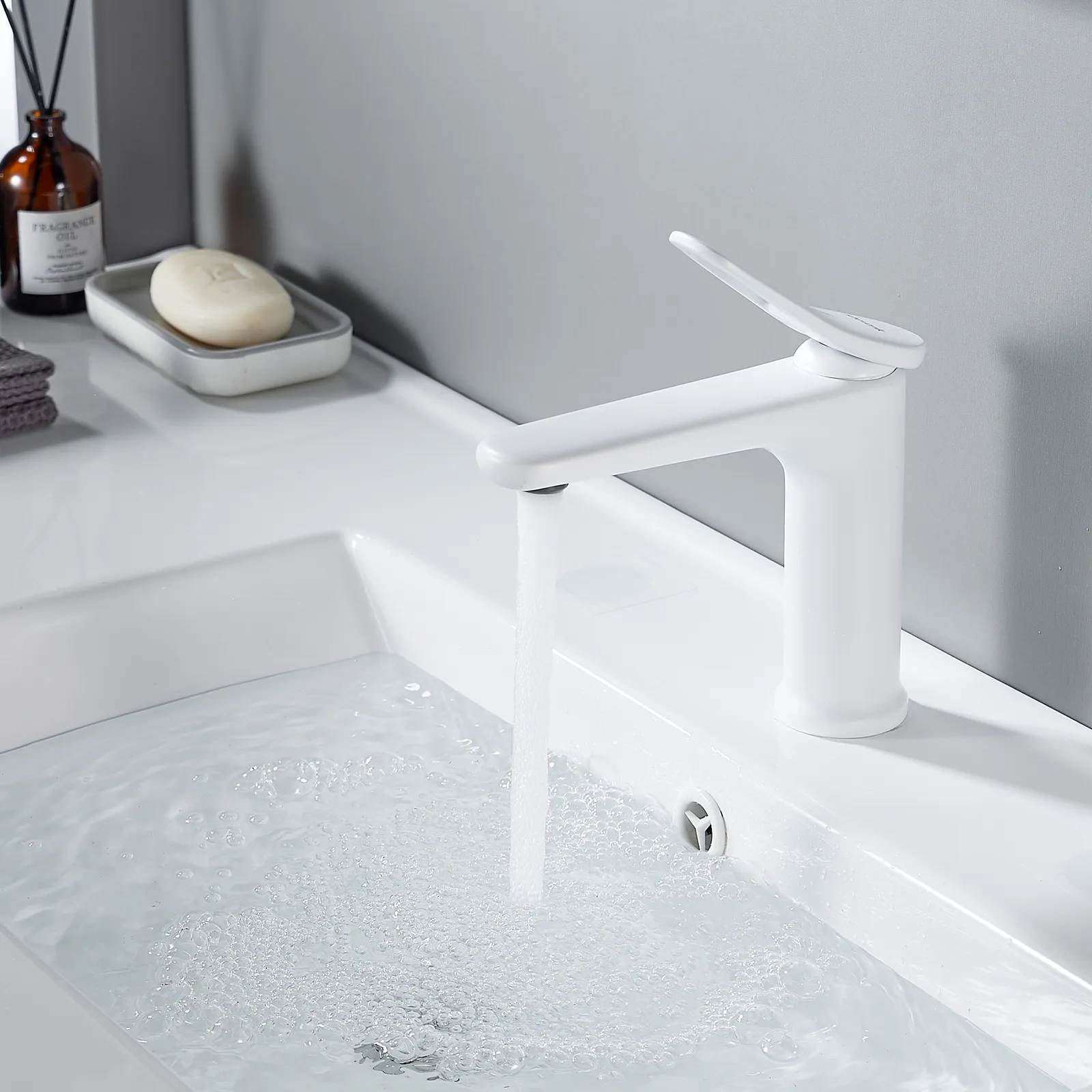 Смеситель для раковины Shevanik S4701C, белый