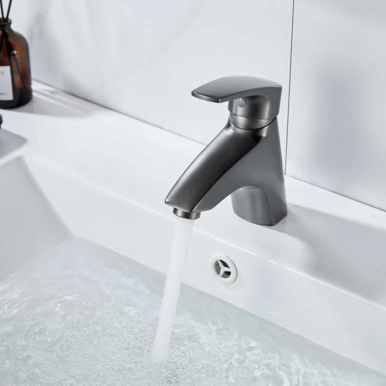 Смеситель для раковины Shevanik S5001T, оружейная сталь