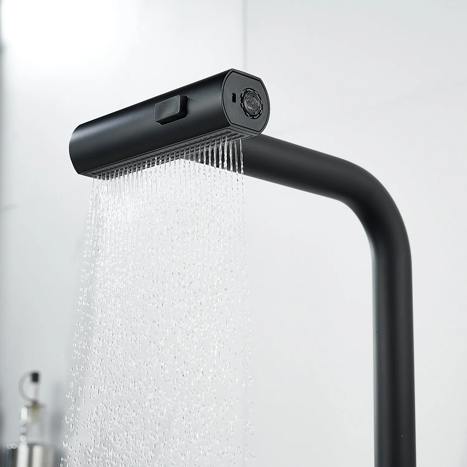 Смеситель для кухни с мультифункциональным изливом Raffine F203H, черный