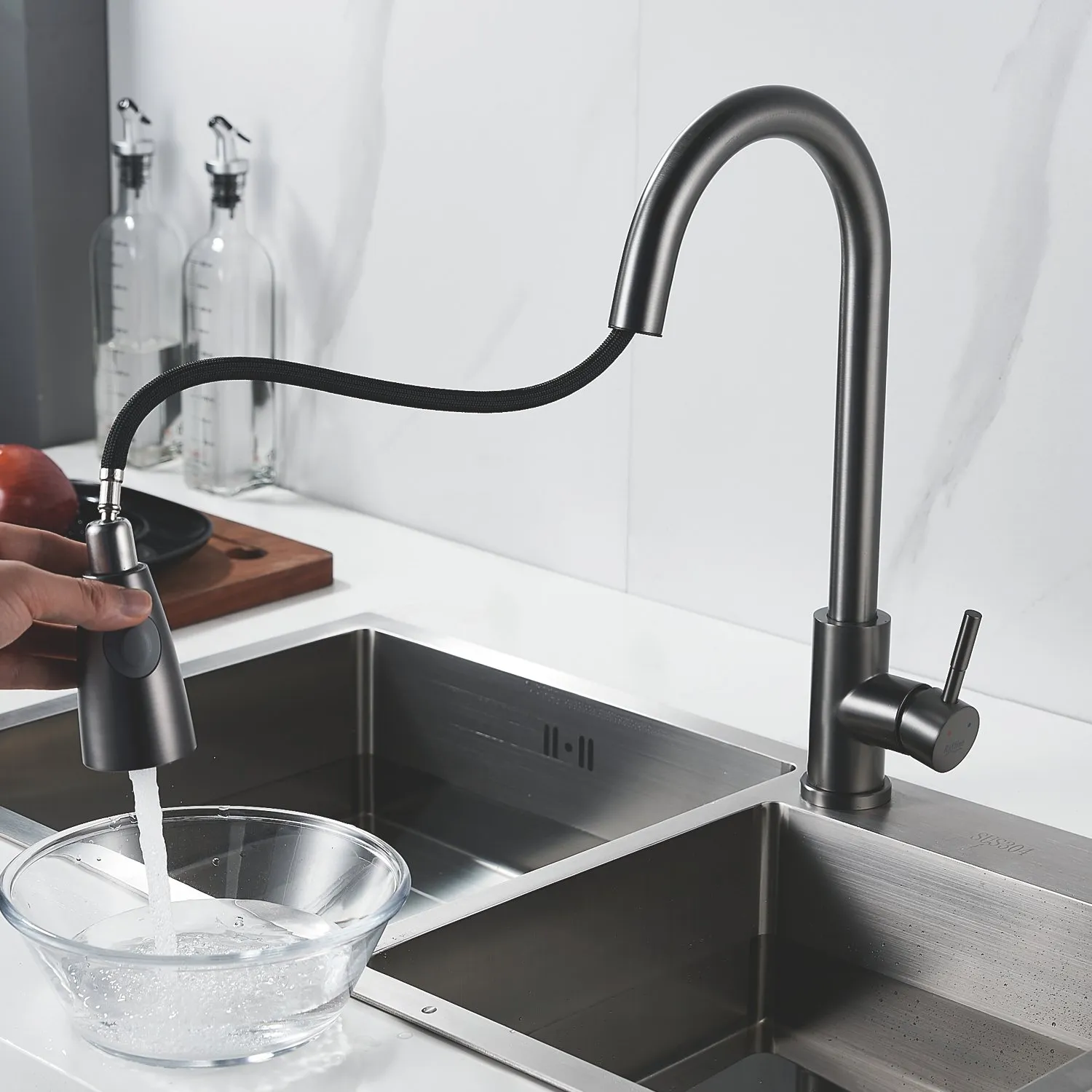 Смеситель для кухни с выдвижным изливом Raffine F213T, оружейная сталь