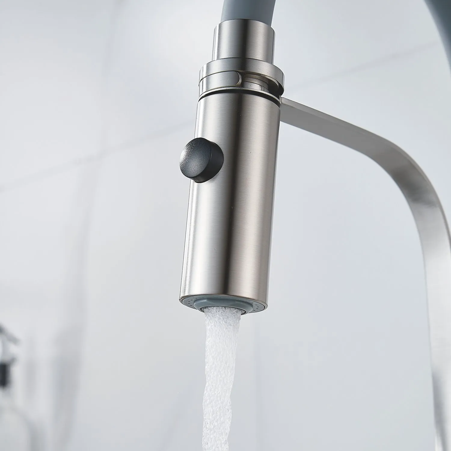 Смеситель для кухни с гибким изливом и режимом "душ" Shevanik S943L-9, сатин