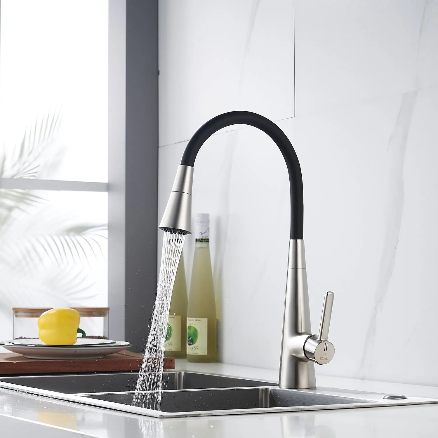 Смеситель для кухни с гибким изливом и режимом "душ" Rose R213L, сатин