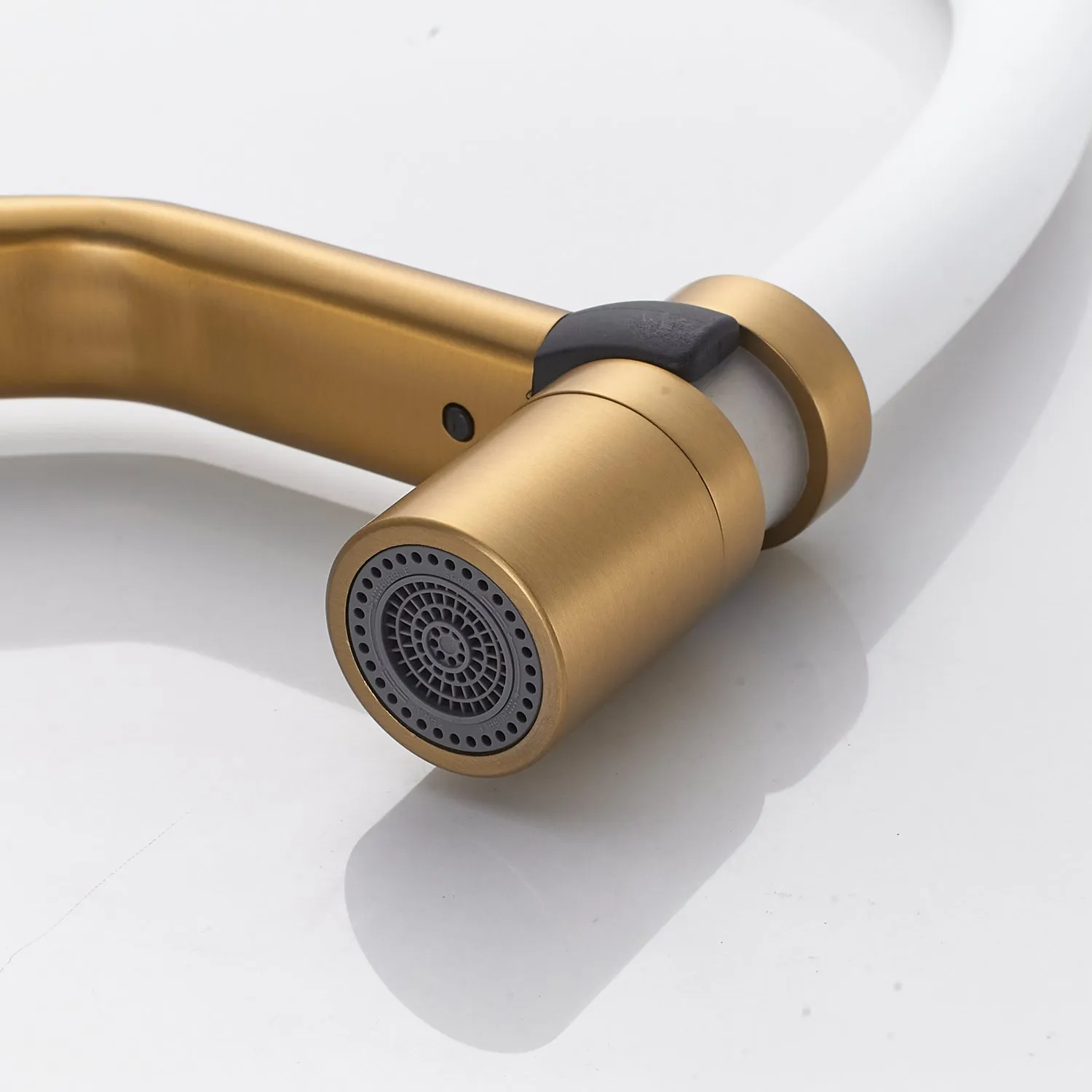 Смеситель для кухни с гибким изливом Shevanik S343G-1, золотой сатин