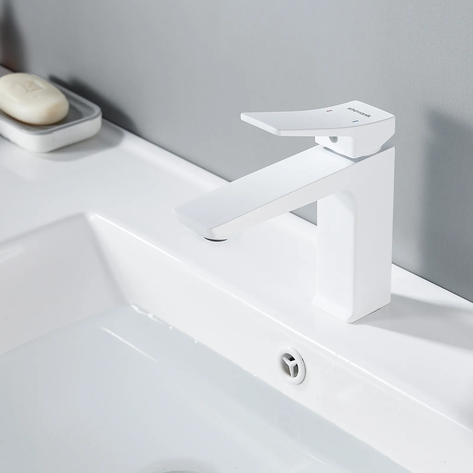 Смеситель для раковины Shevanik S4401C, белый