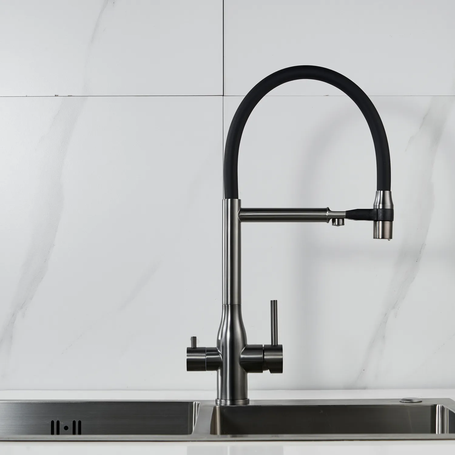 Смеситель для кухни с гибким изливом и подключением фильтра Shevanik S378T, оружейная сталь