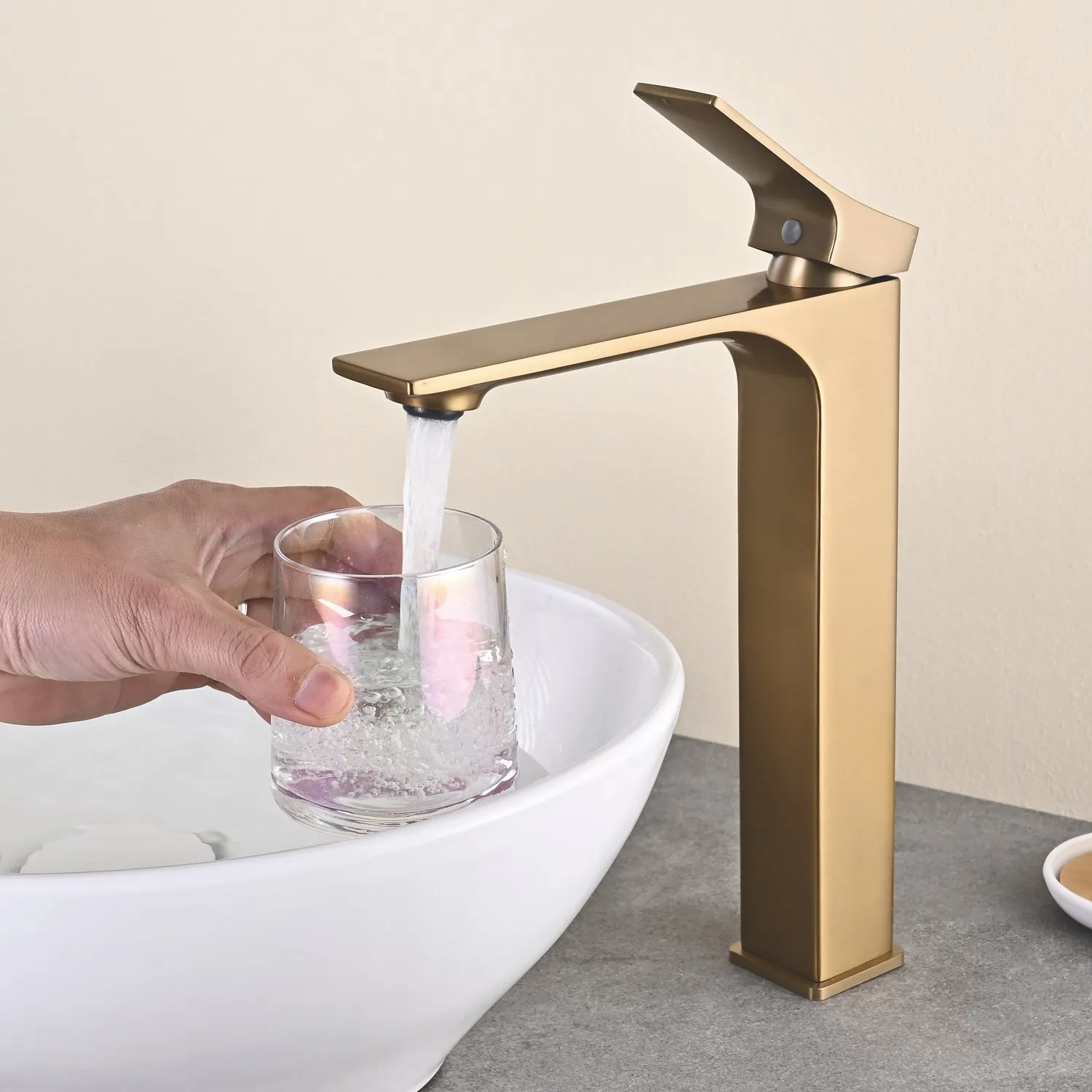 Смеситель для раковины высокий Shevanik S6111G, золотой сатин