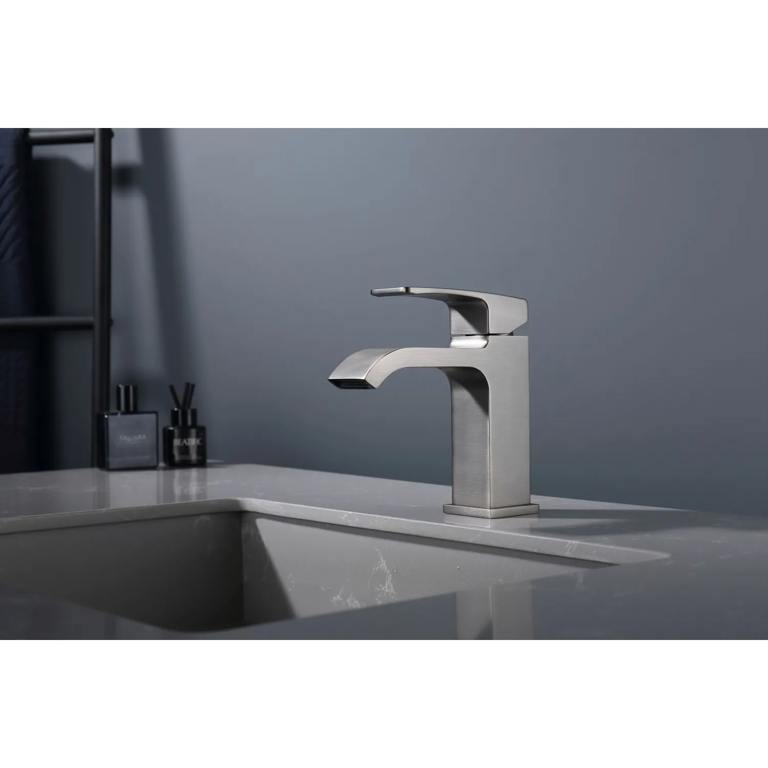 Смеситель Raglo для умывальника (R02.10.09)