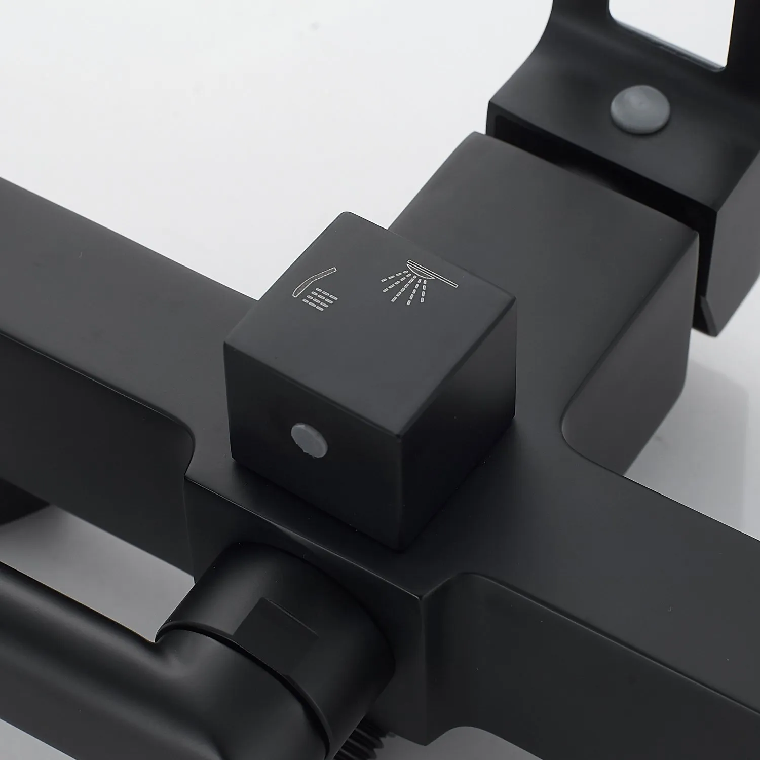 Смеситель для ванны Raffine F2296H, черный