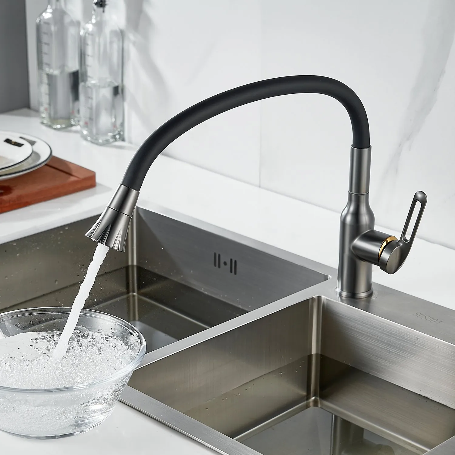 Смеситель для кухни с гибким изливом Raffine F303T-3, оружейная сталь