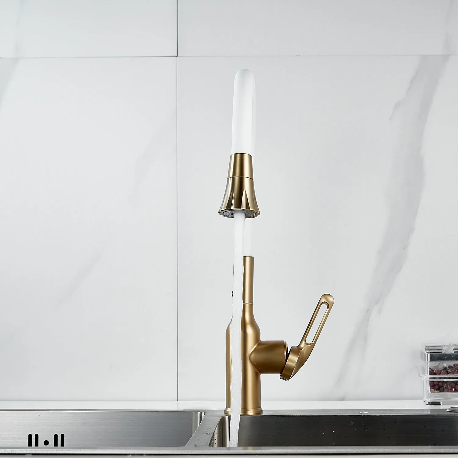 Смеситель для кухни с гибким изливом Raffine F303G-1, золотой сатин