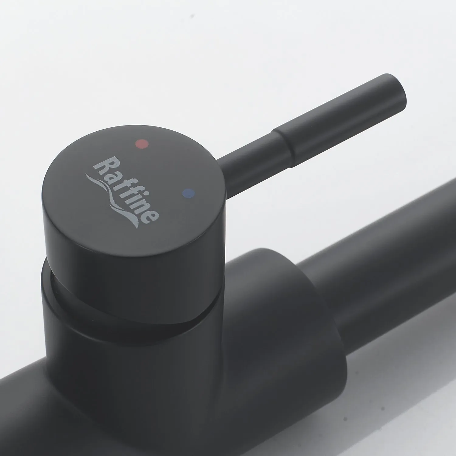 Смеситель для кухни с выдвижным изливом Raffine F213H, черный