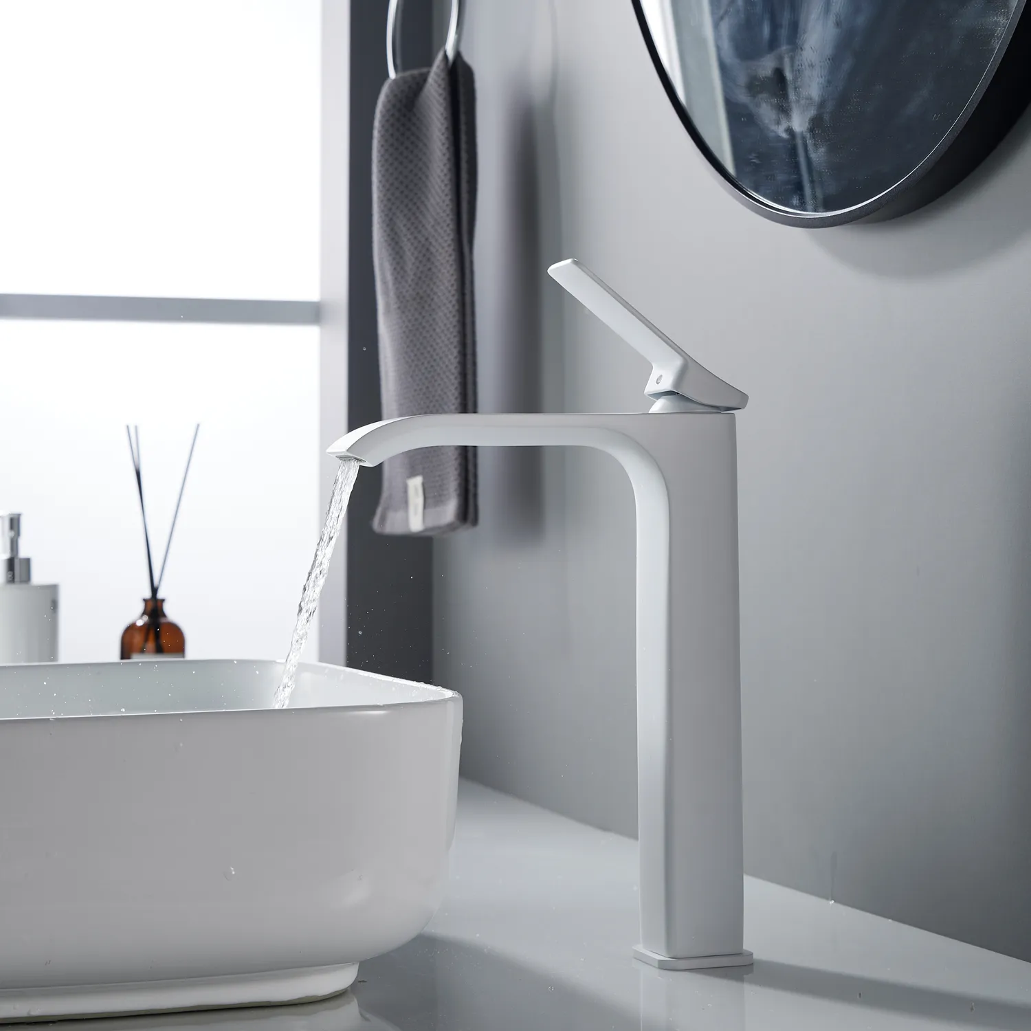 Смеситель для раковины высокий Shevanik S4011C, белый