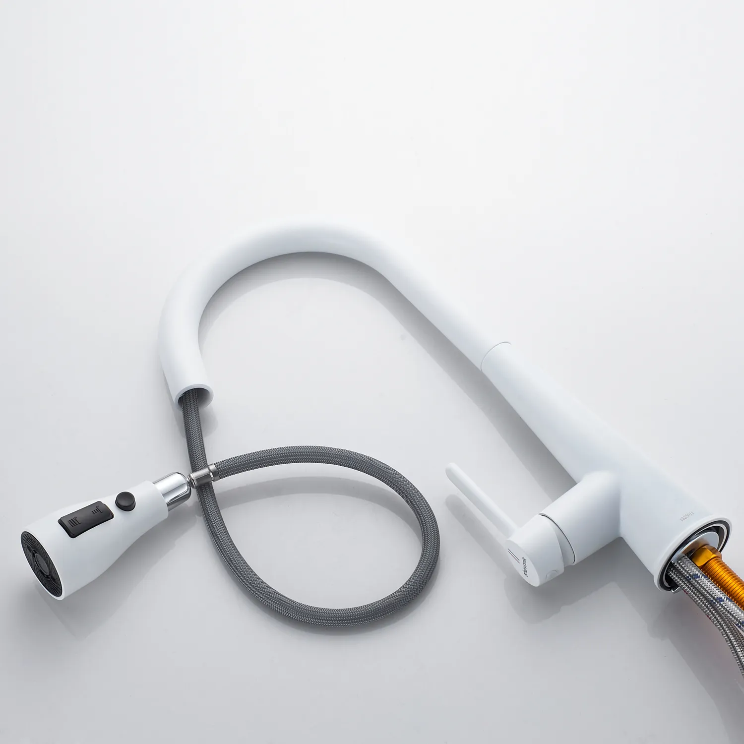 Смеситель для кухни с выдвижным изливом Shevanik S363C, белый