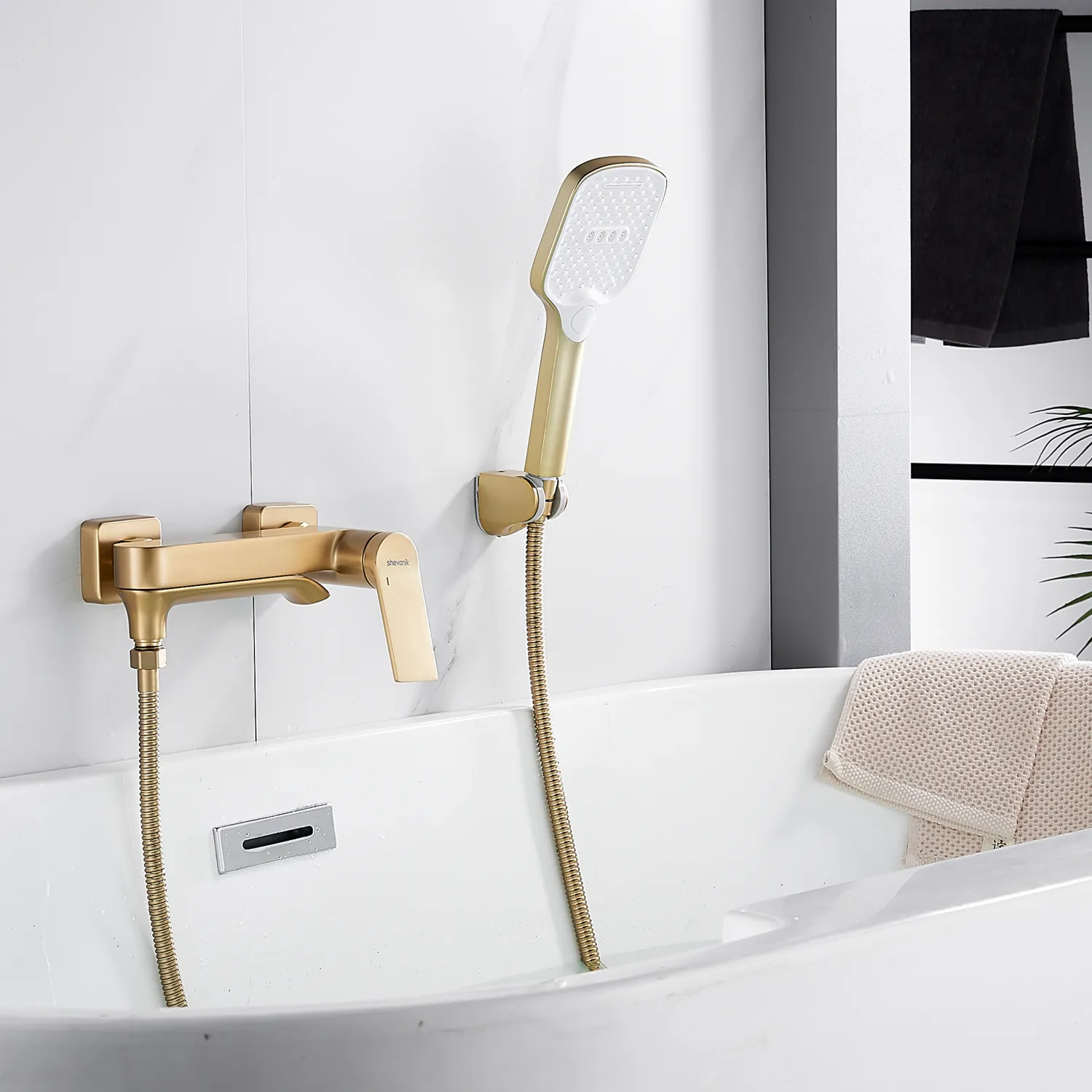 Смеситель для ванны Shevanik S4102G, золотой сатин