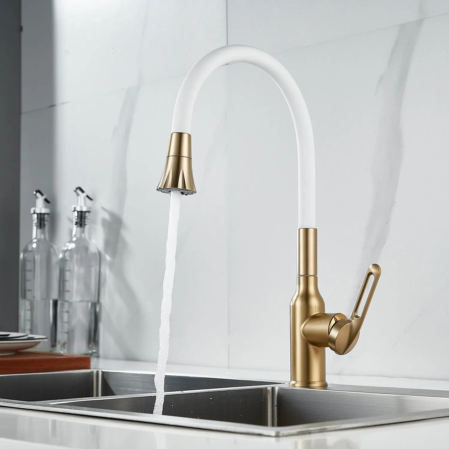 Смеситель для кухни с гибким изливом Raffine F303G-1, золотой сатин