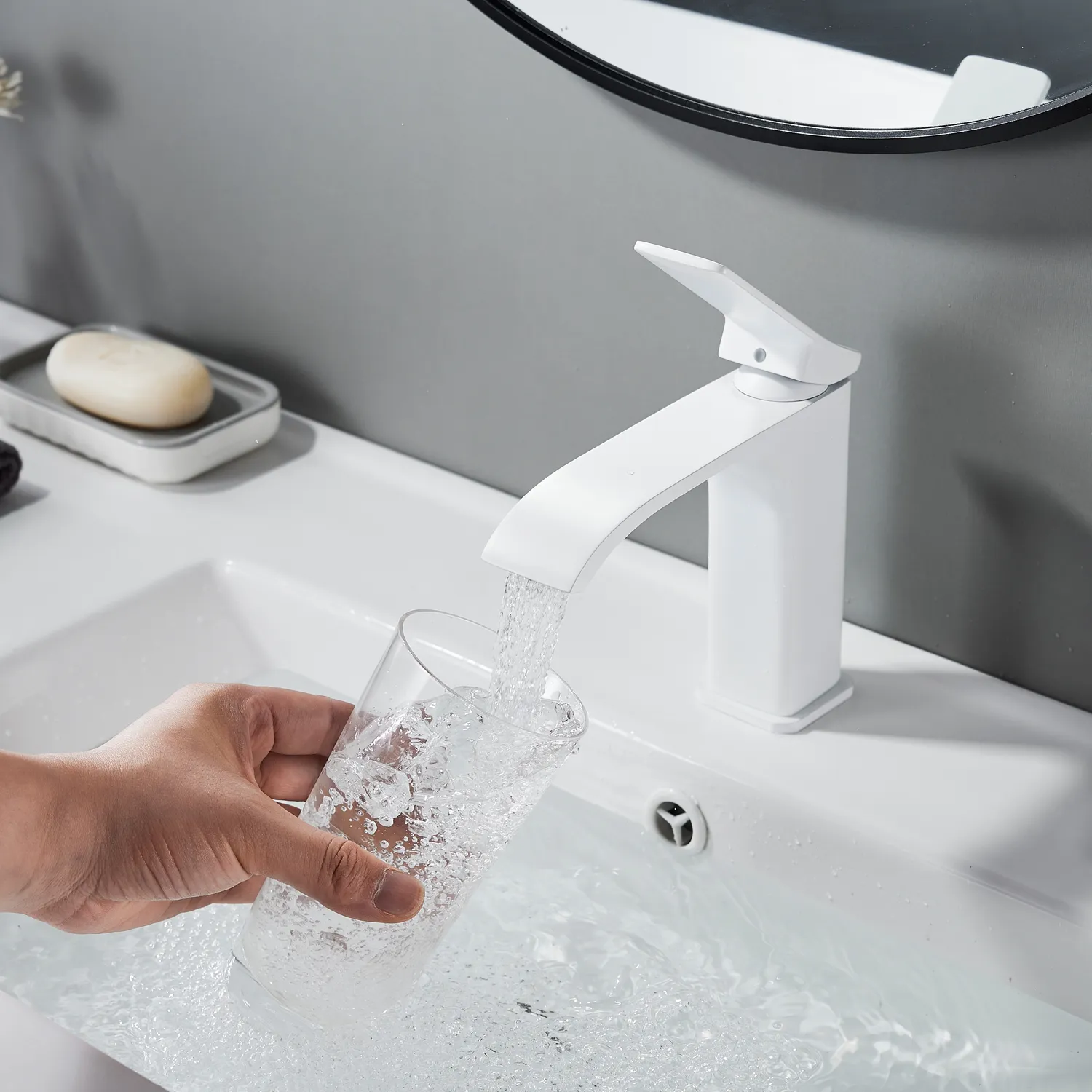 Смеситель для раковины Shevanik S4001C, белый