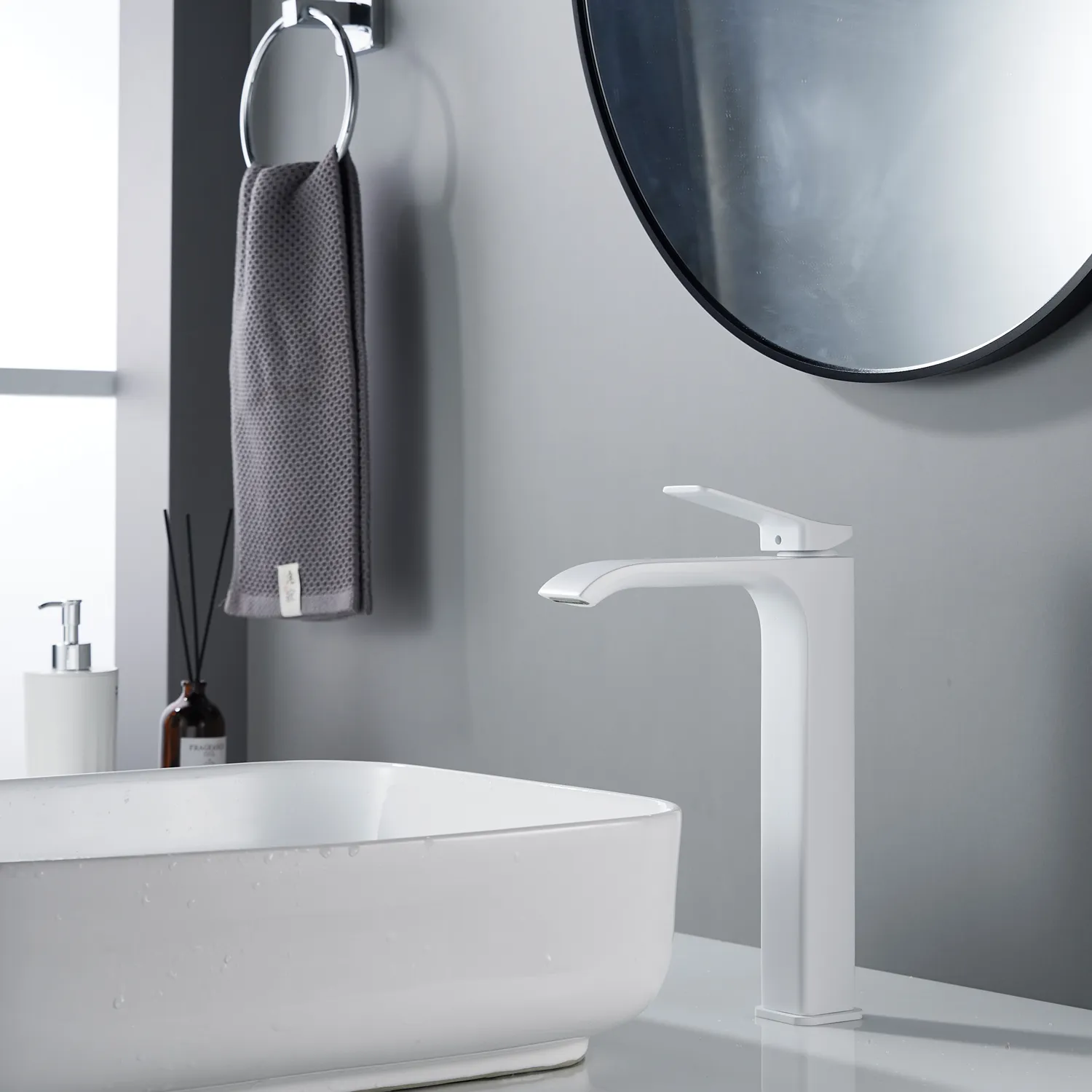 Смеситель для раковины высокий Shevanik S4011C, белый