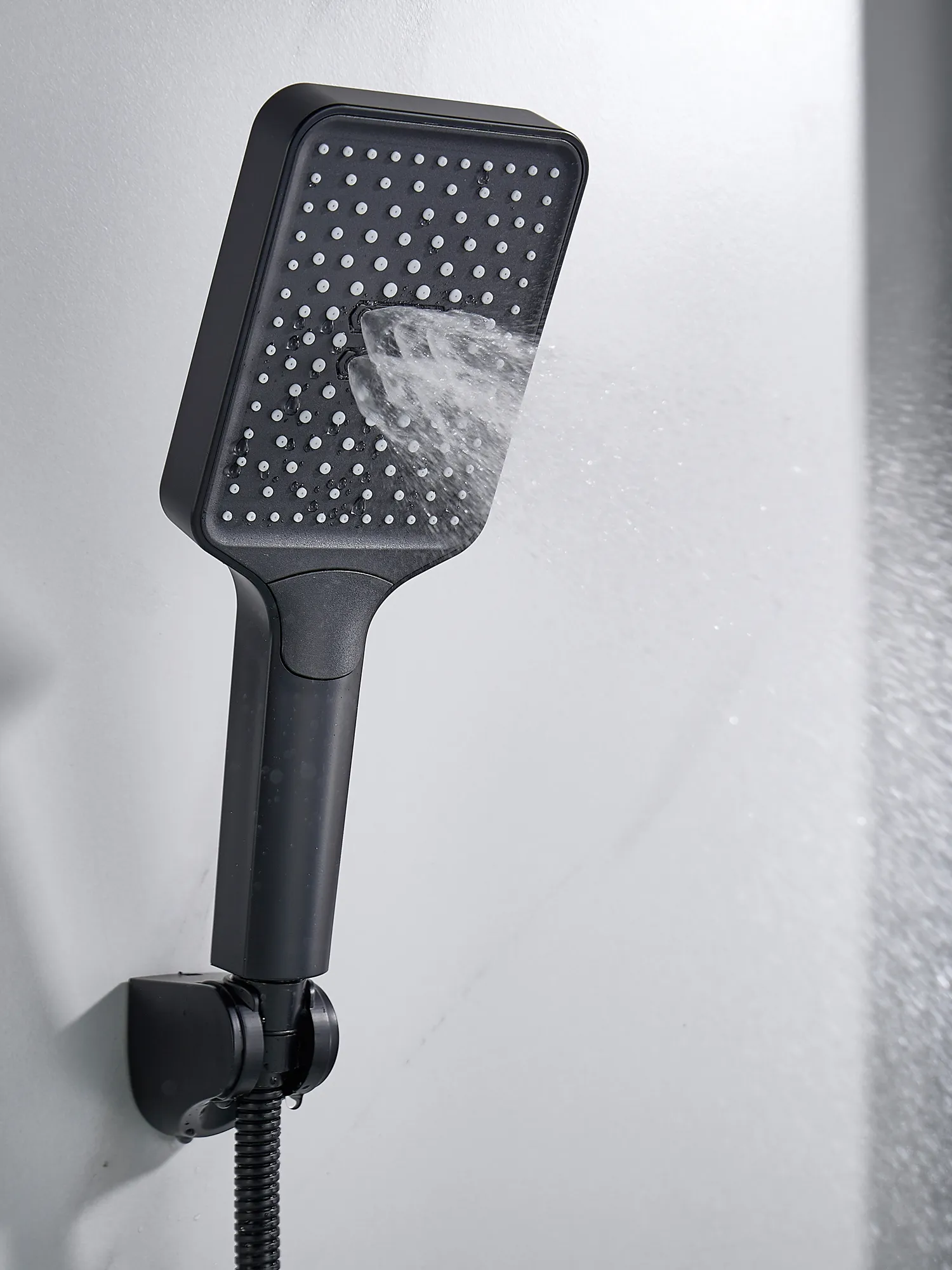 Смеситель для ванны Shevanik S4522H, черный