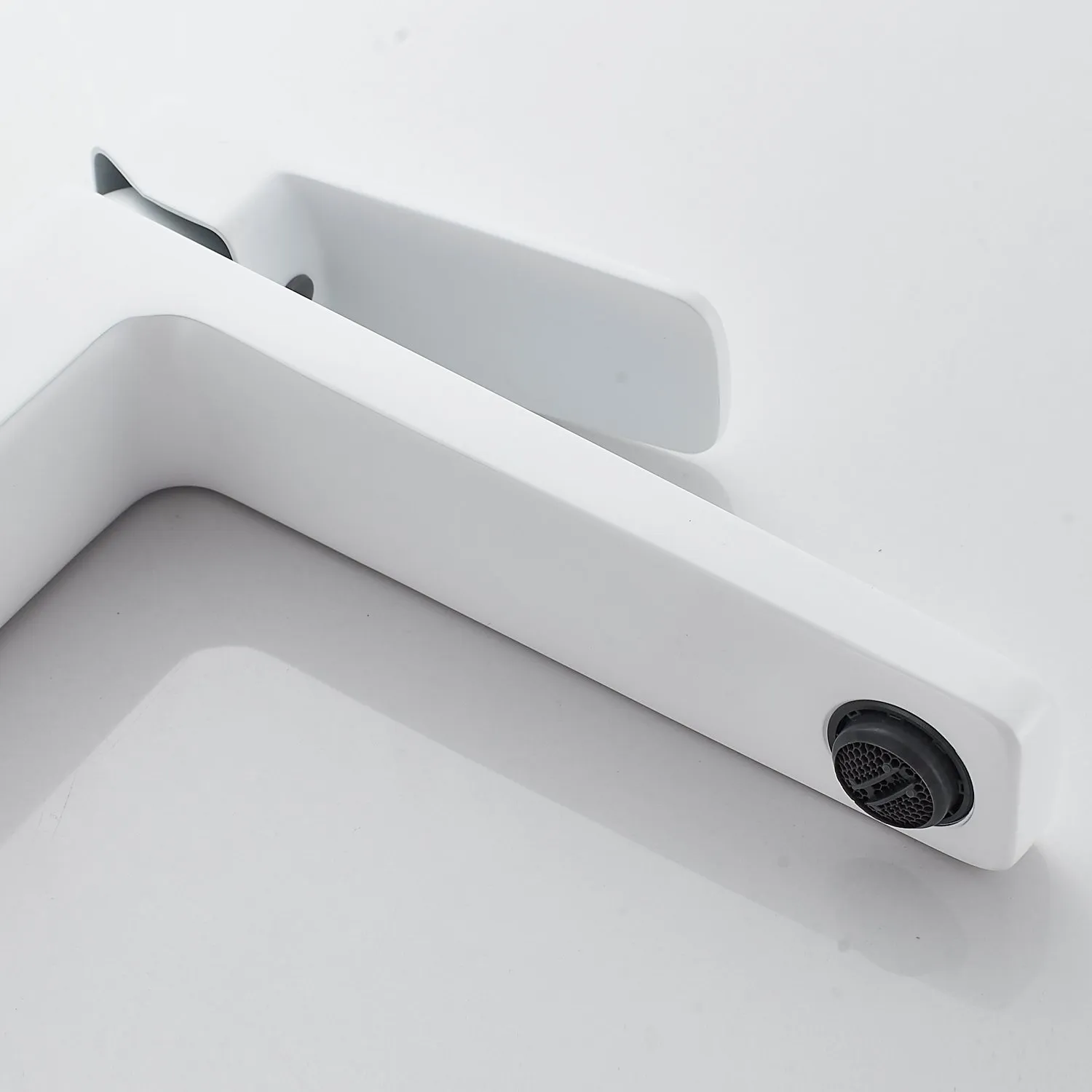 Смеситель для раковины высокий  Raffine F1199C, белый