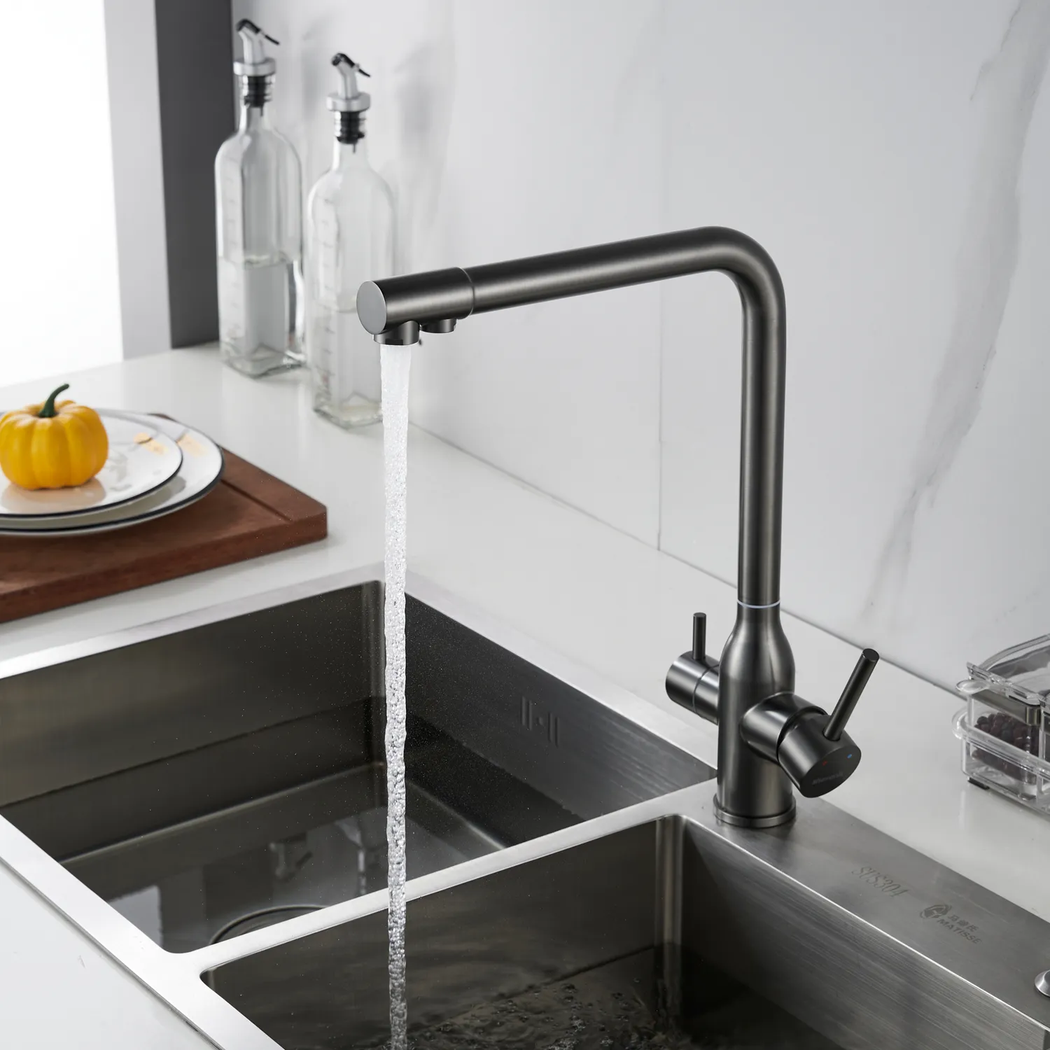 Смеситель для кухни с подключением фильтра Shevanik S248T, оружейная сталь