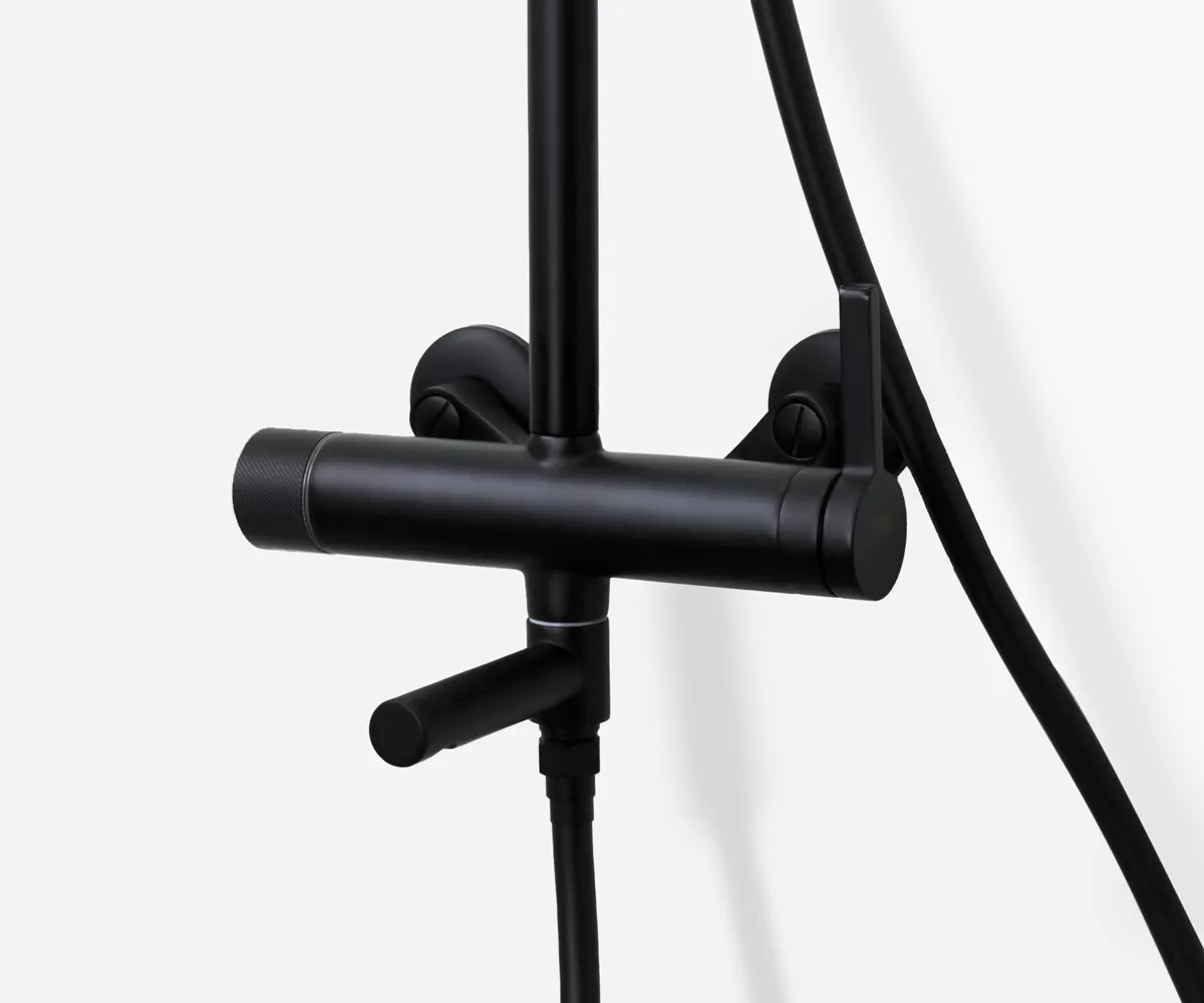 Комплект для ванны и душа AVANGARDE черный (2039H)